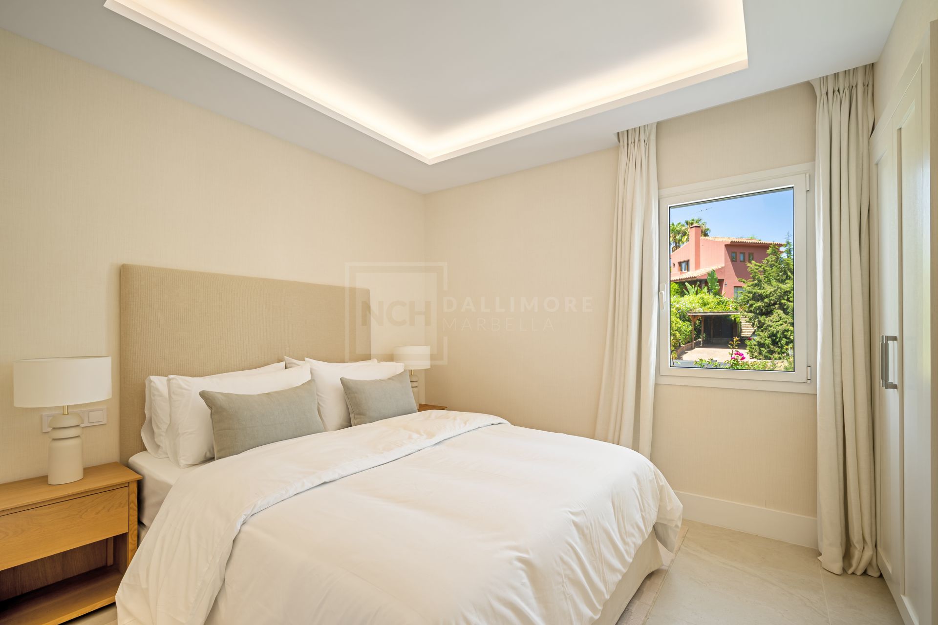 Hermosa vivienda renovada de 4 dormitorios con terrazas y jardín privado