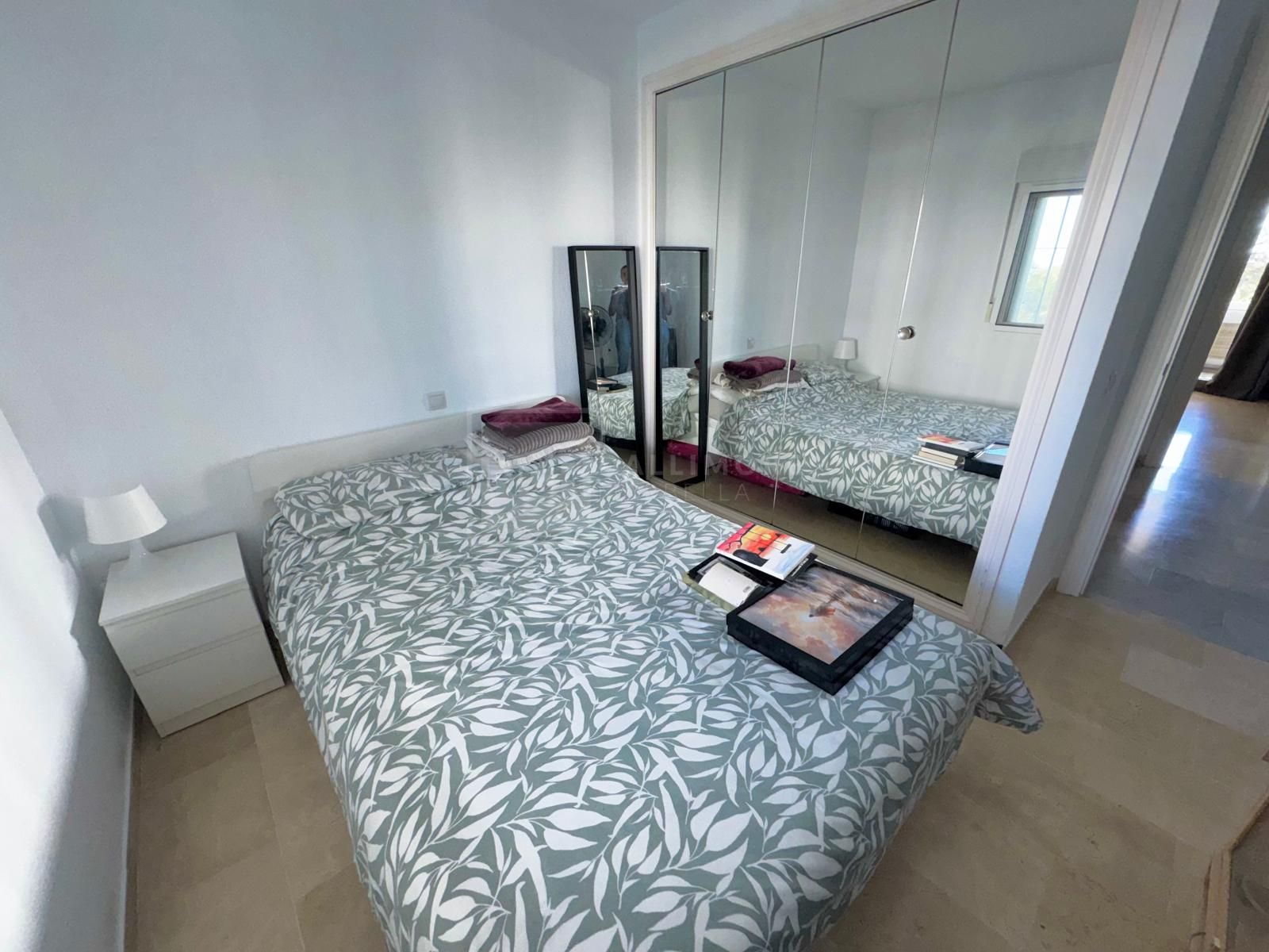 Fantastic two-bedroom, southwest-facing first-floor apartment in Calahonda with beautiful sea views