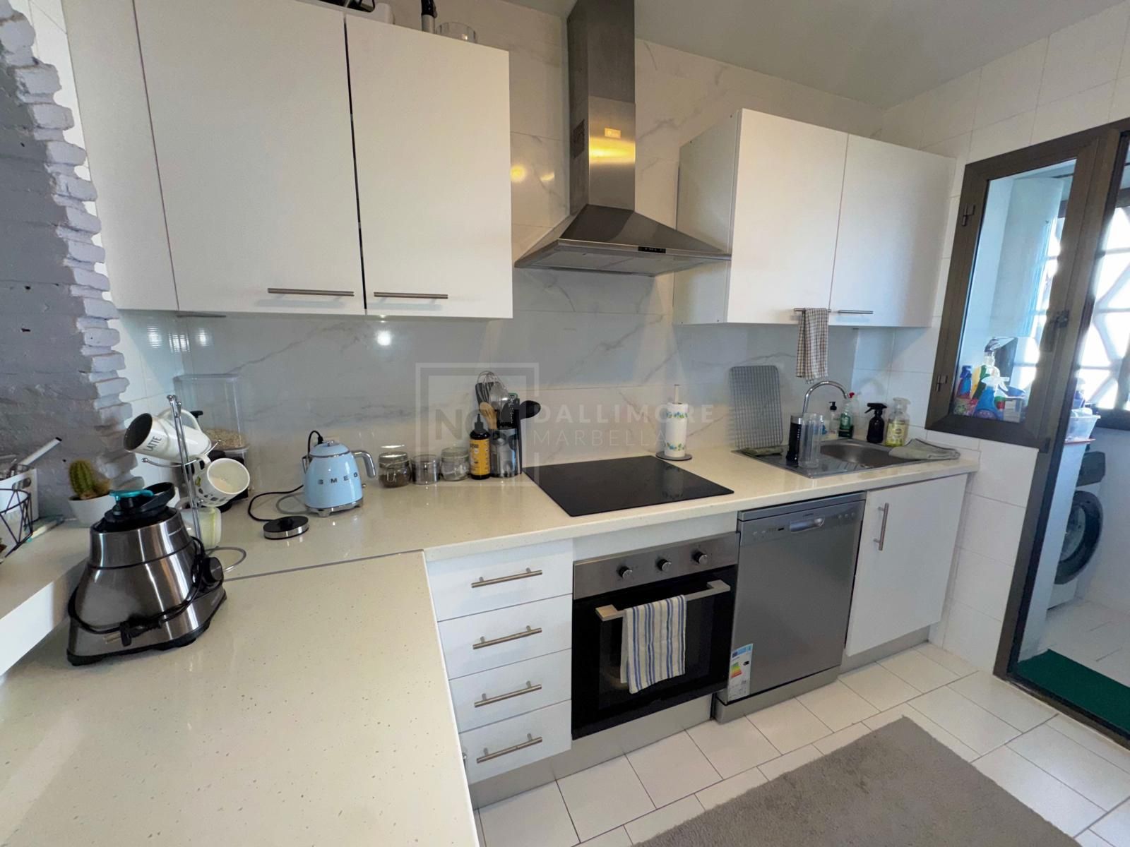 Fantastic two-bedroom, southwest-facing first-floor apartment in Calahonda with beautiful sea views