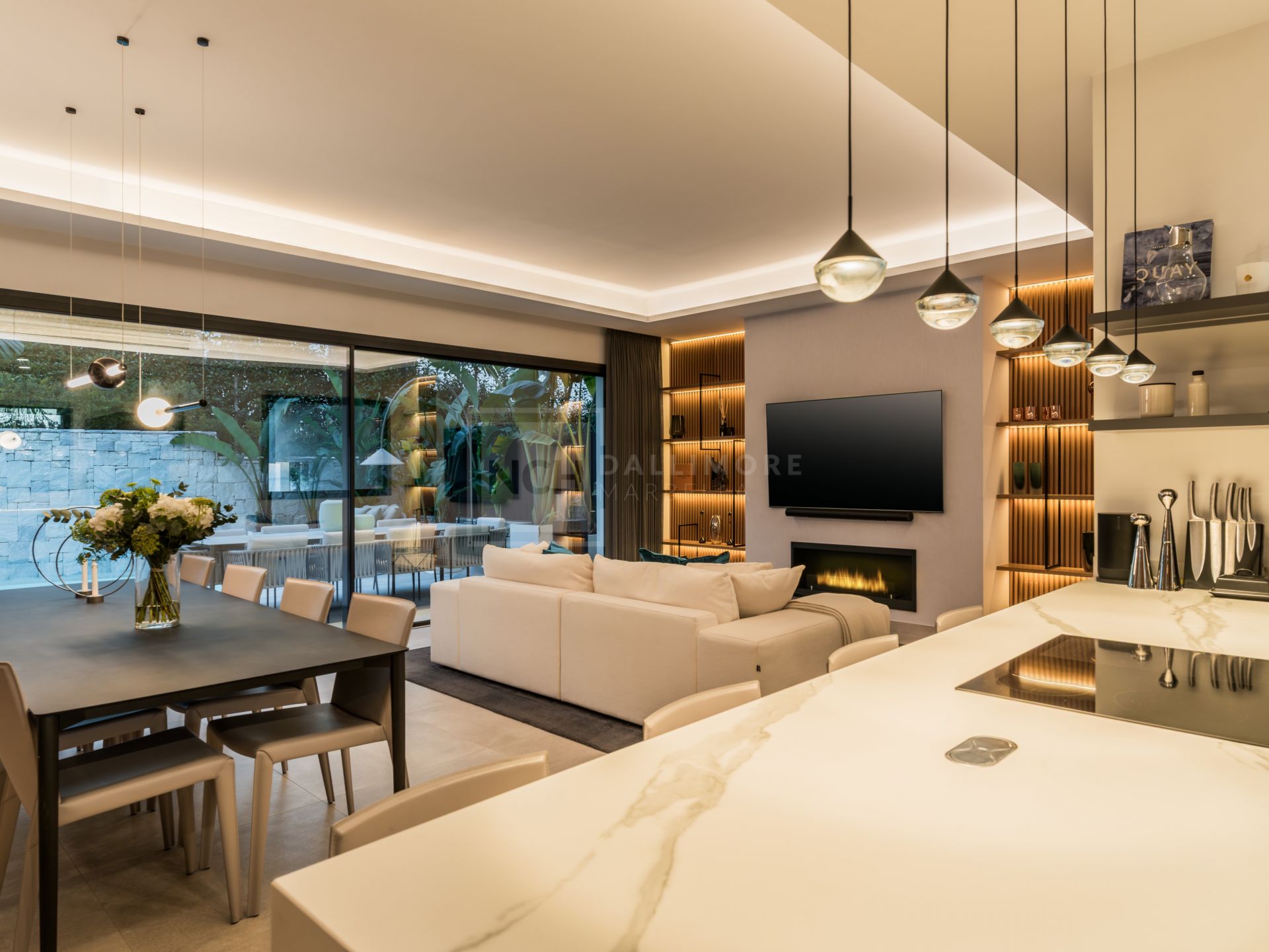 Stunning Modern Villa with 4 Bedrooms and Sea Views near Marbella Golden Mile