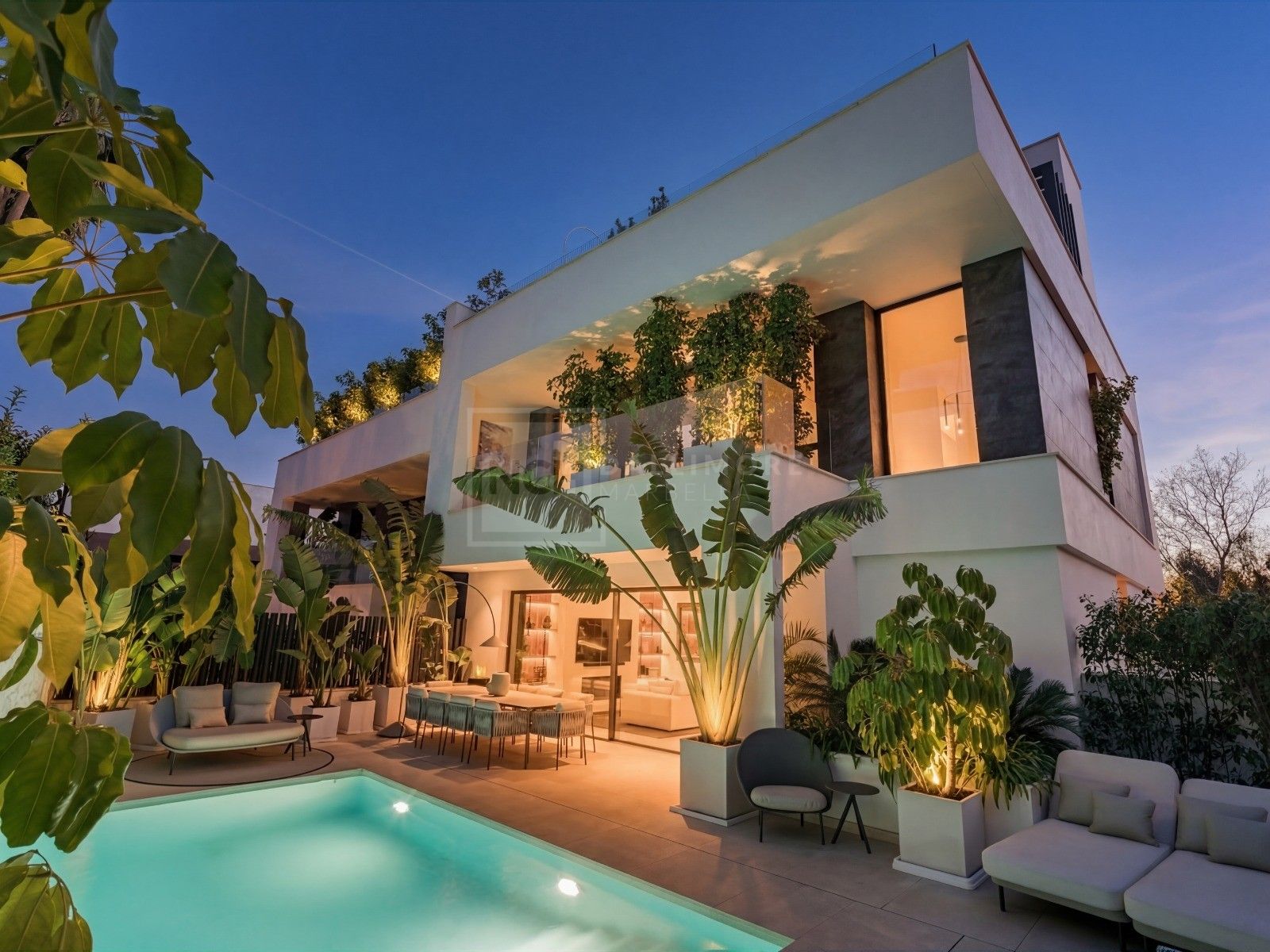 Stunning Modern Villa with 4 Bedrooms and Sea Views near Marbella Golden Mile