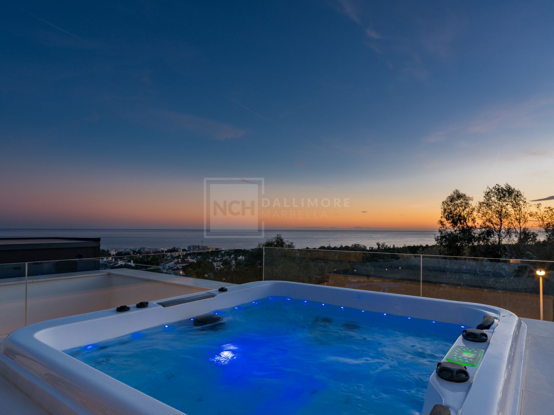 Stunning Modern Villa with 4 Bedrooms and Sea Views near Marbella Golden Mile