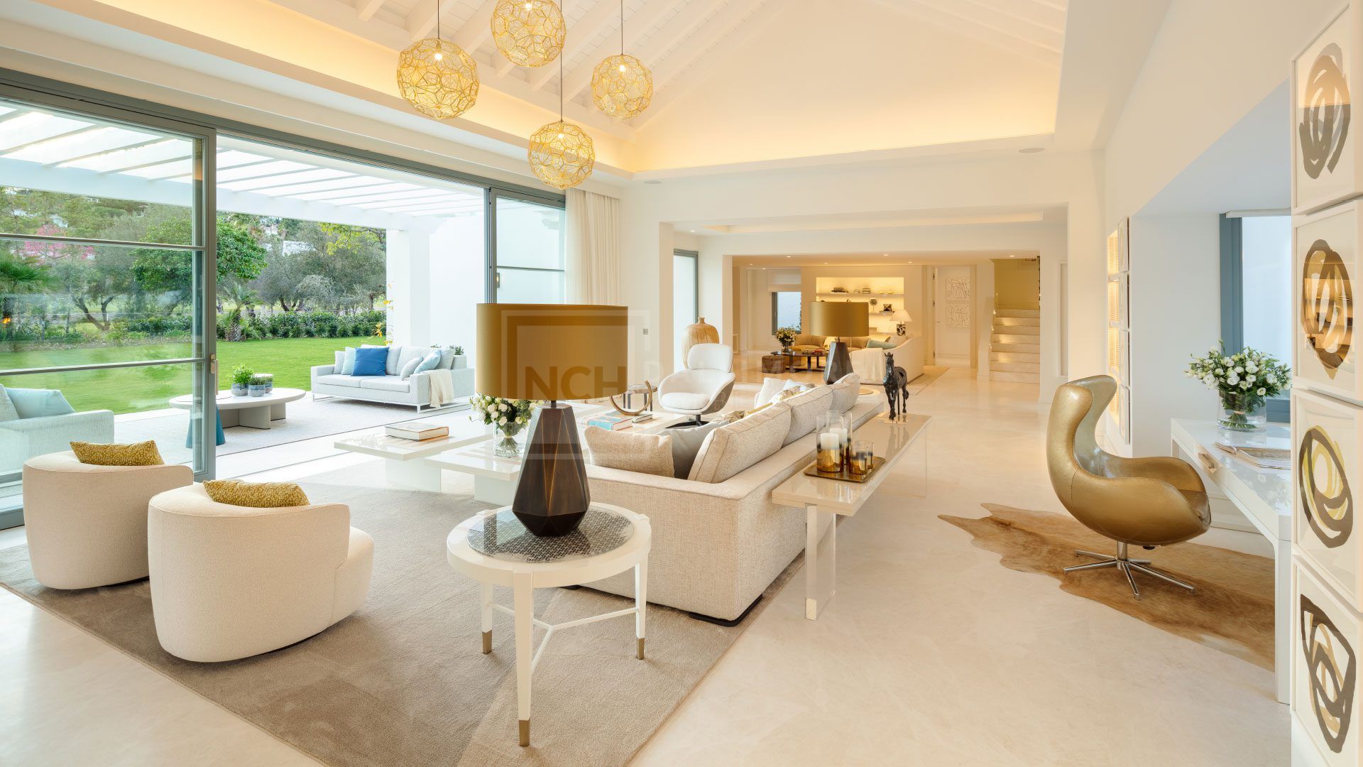 Frontline Golf Villa With Guest House and Stunning Outdoor Living