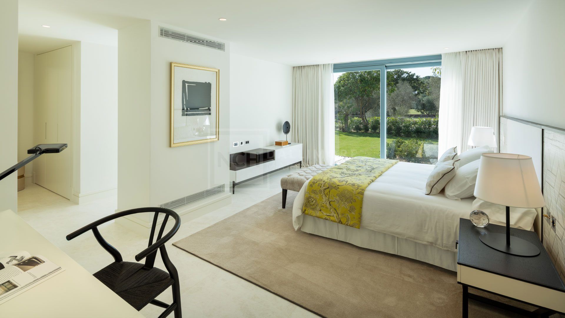 Frontline Golf Villa With Guest House and Stunning Outdoor Living