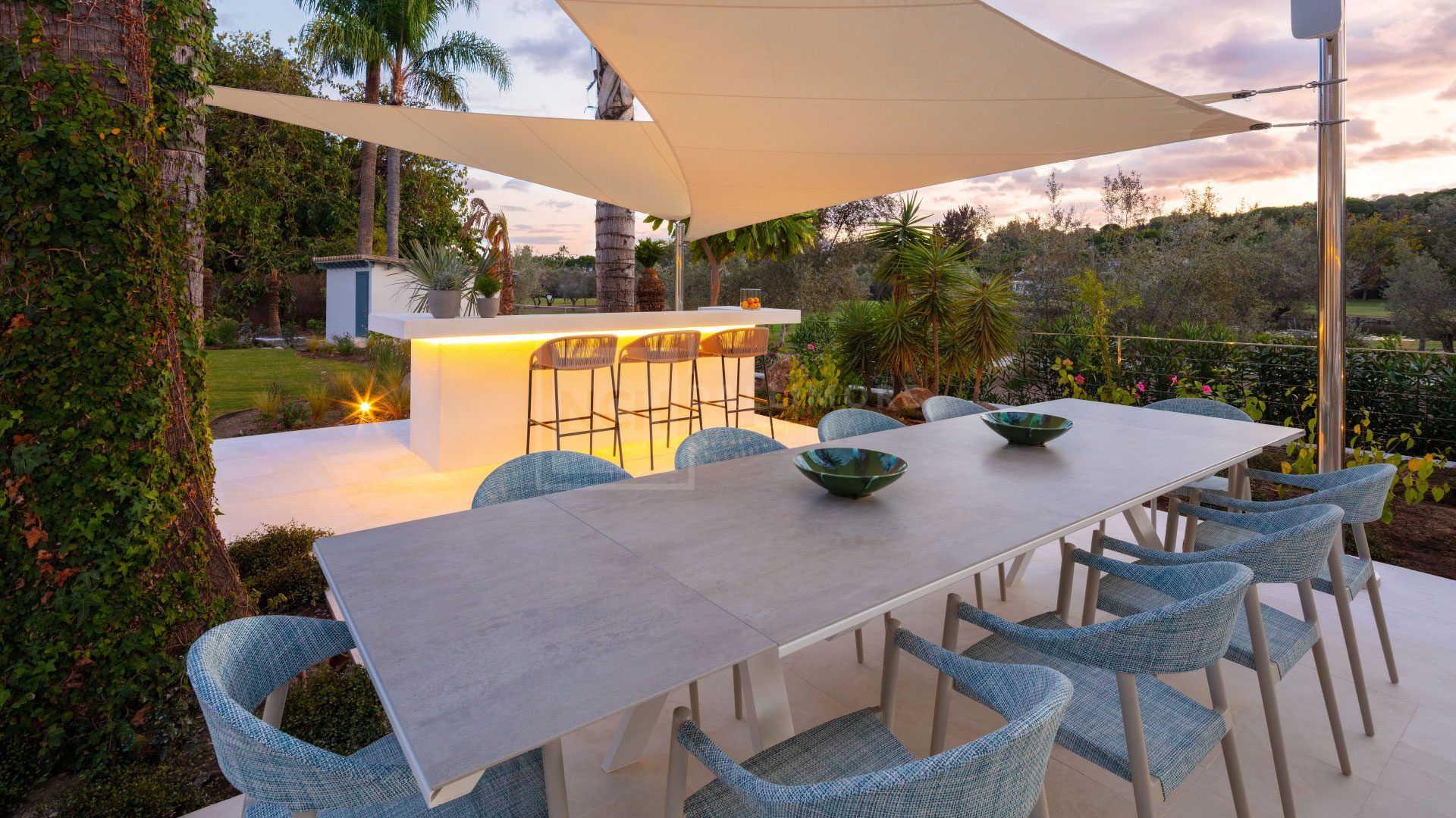 Frontline Golf Villa With Guest House and Stunning Outdoor Living