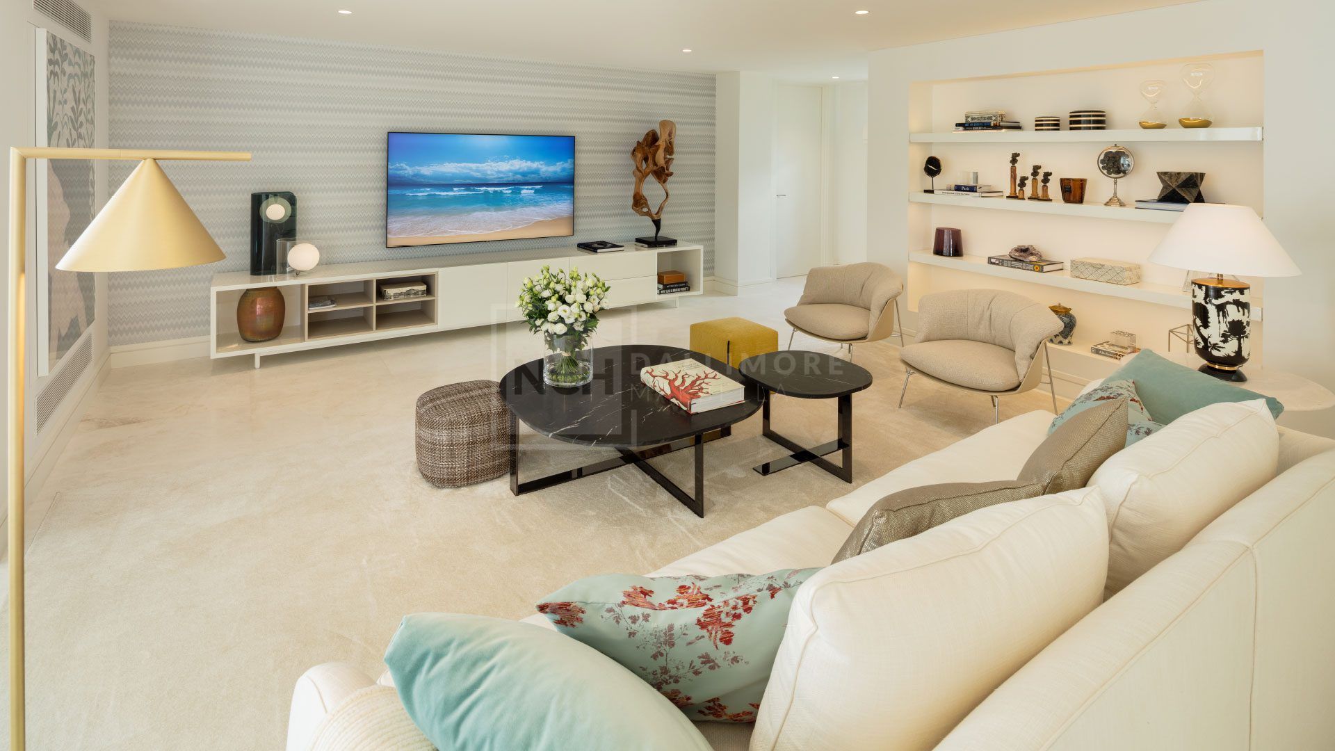 Frontline Golf Villa With Guest House and Stunning Outdoor Living