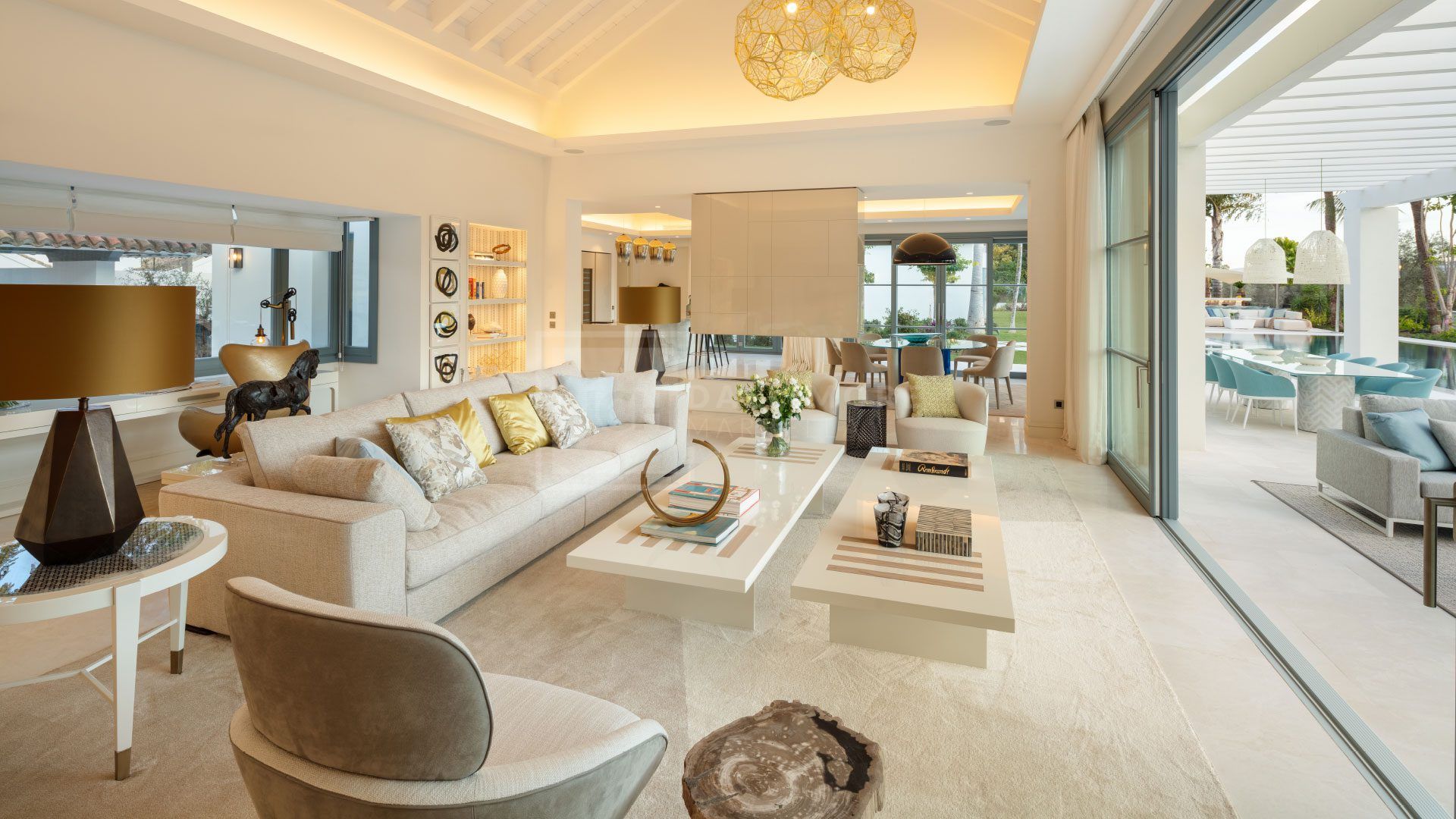 Frontline Golf Villa With Guest House and Stunning Outdoor Living