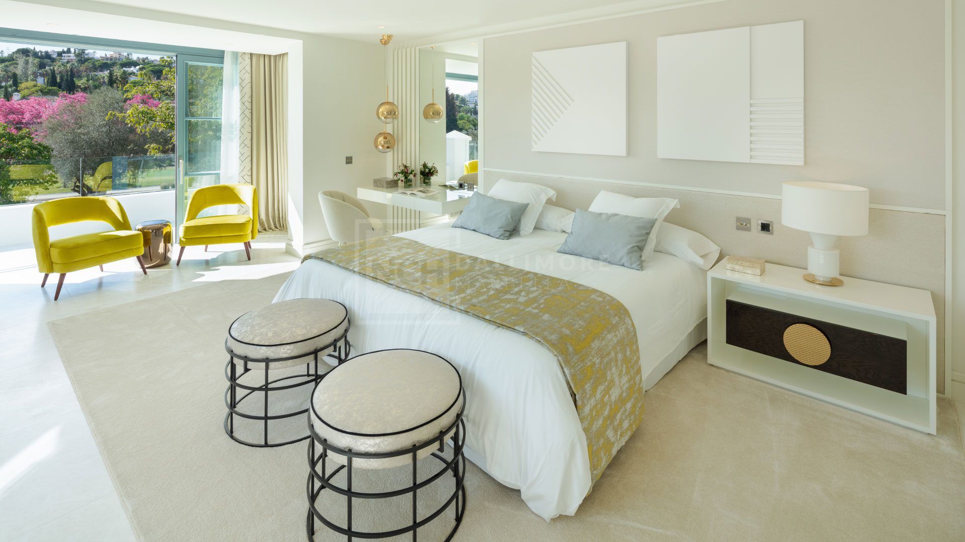 Frontline Golf Villa With Guest House and Stunning Outdoor Living