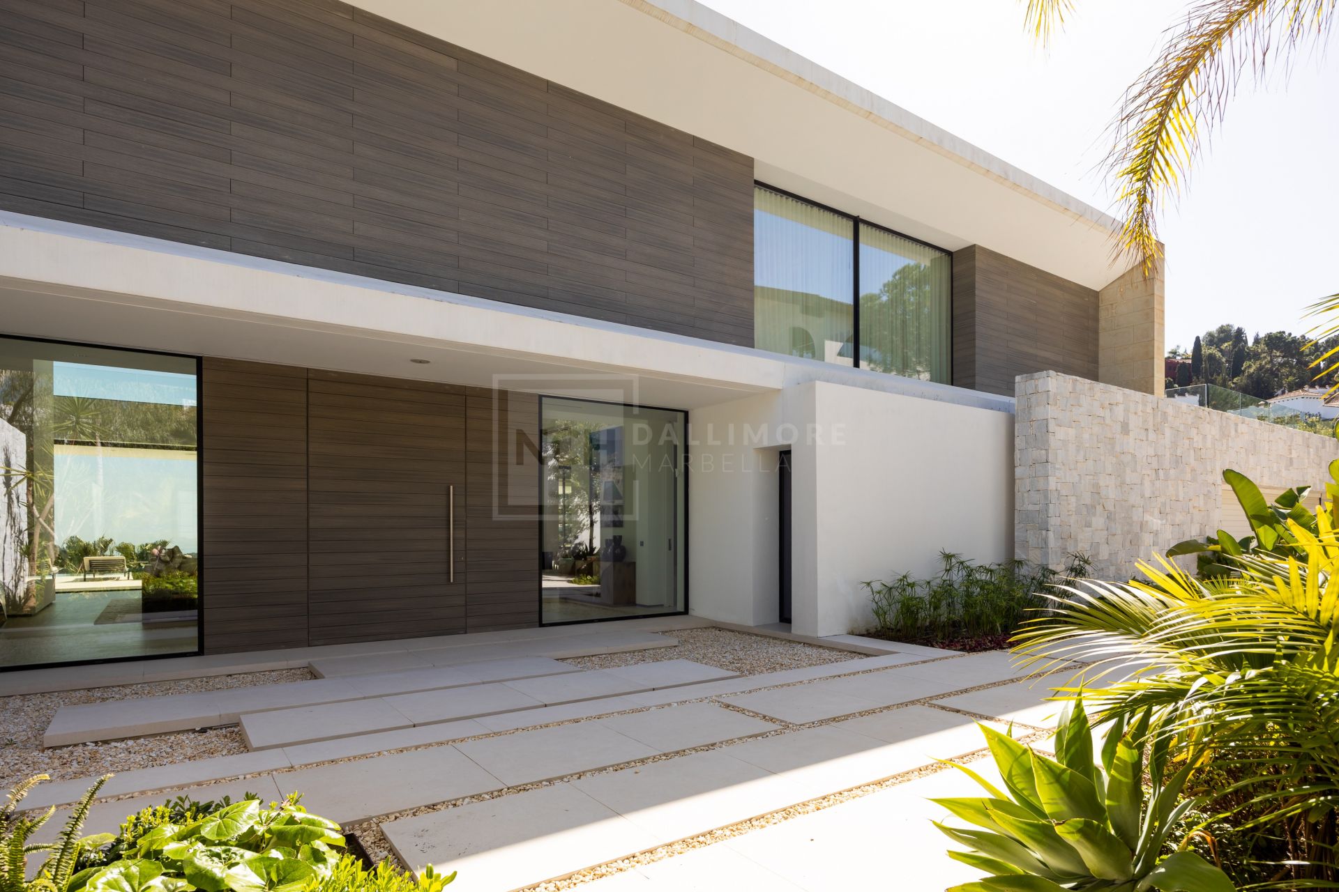 Excepcional casa contemporánea de 6 dormitorios con spa y piscina infinita