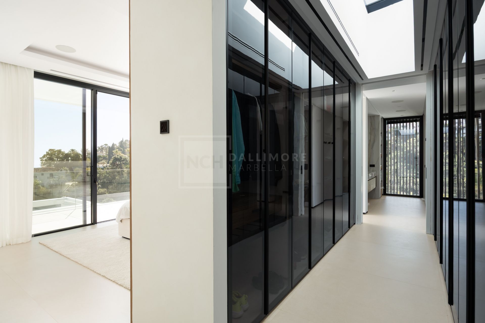 Excepcional casa contemporánea de 6 dormitorios con spa y piscina infinita
