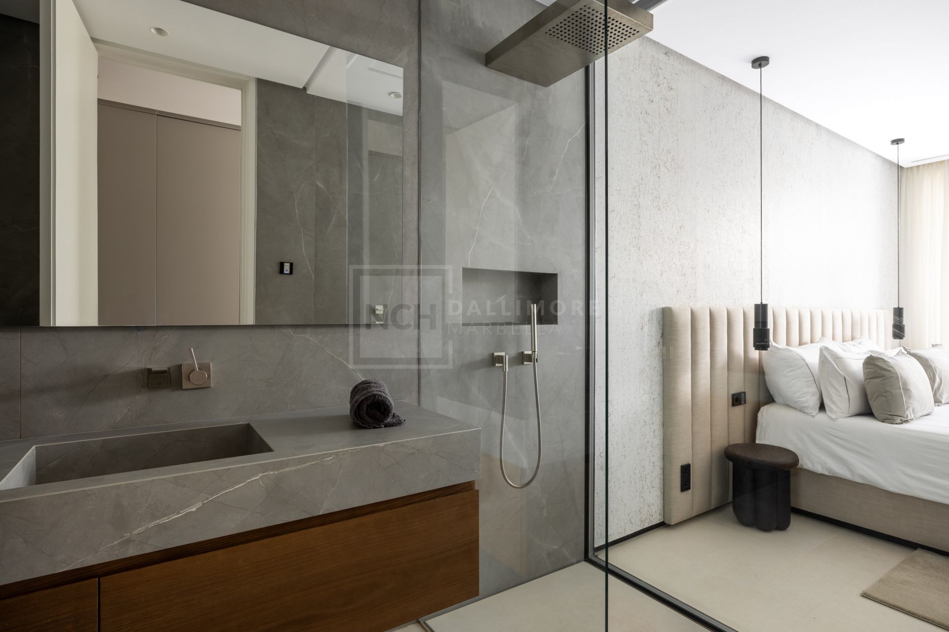 Excepcional casa contemporánea de 6 dormitorios con spa y piscina infinita