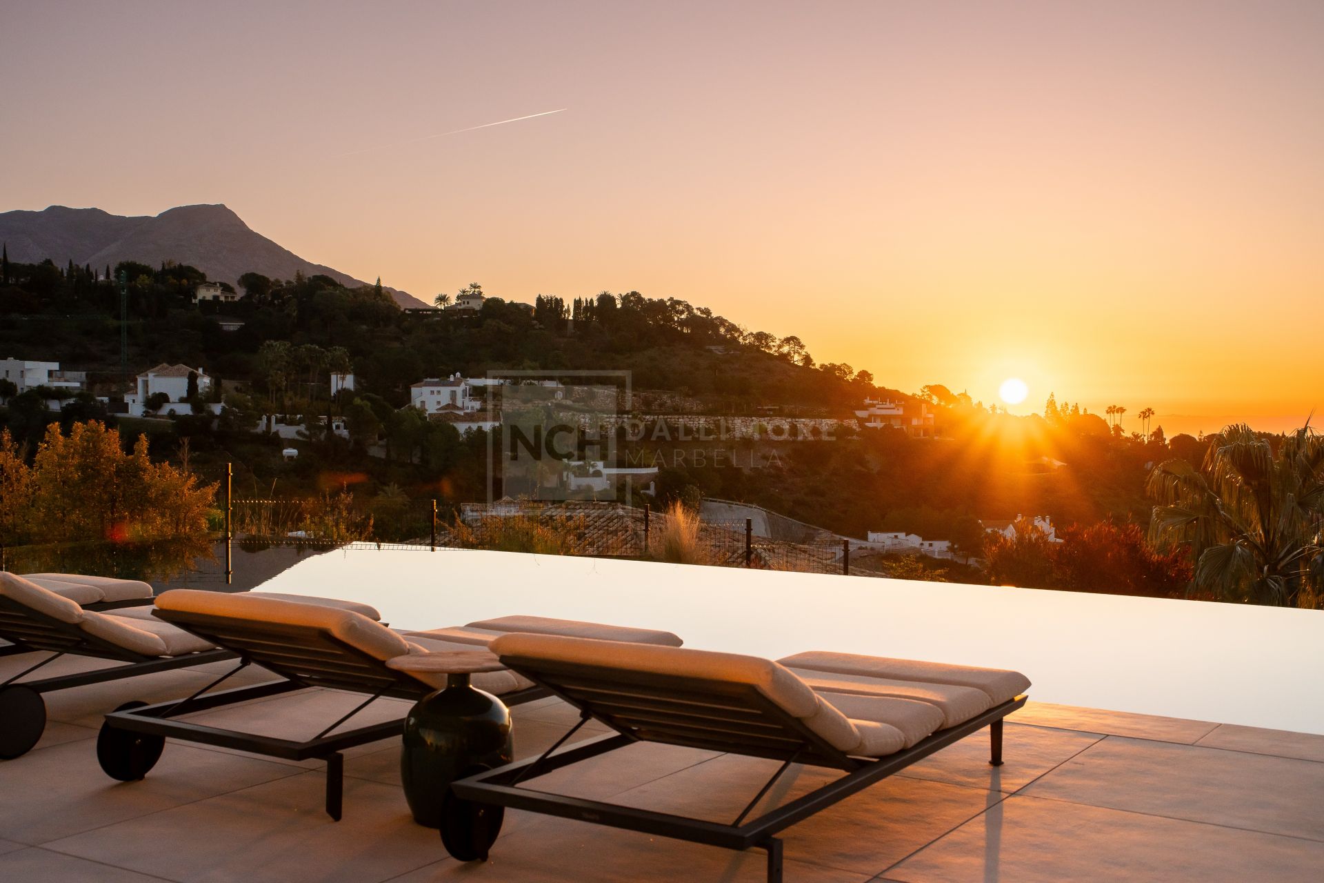 Excepcional casa contemporánea de 6 dormitorios con spa y piscina infinita