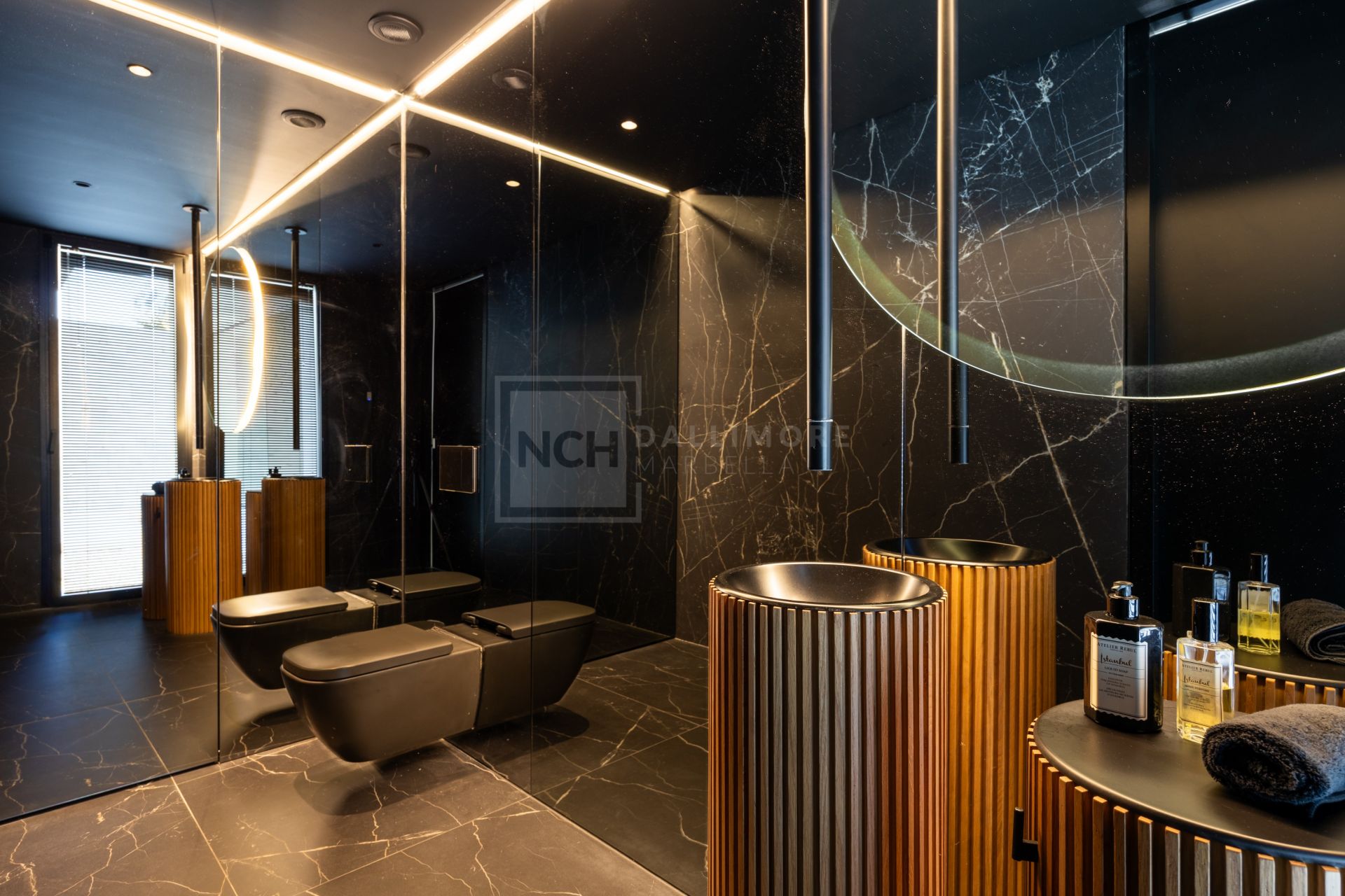 Excepcional casa contemporánea de 6 dormitorios con spa y piscina infinita