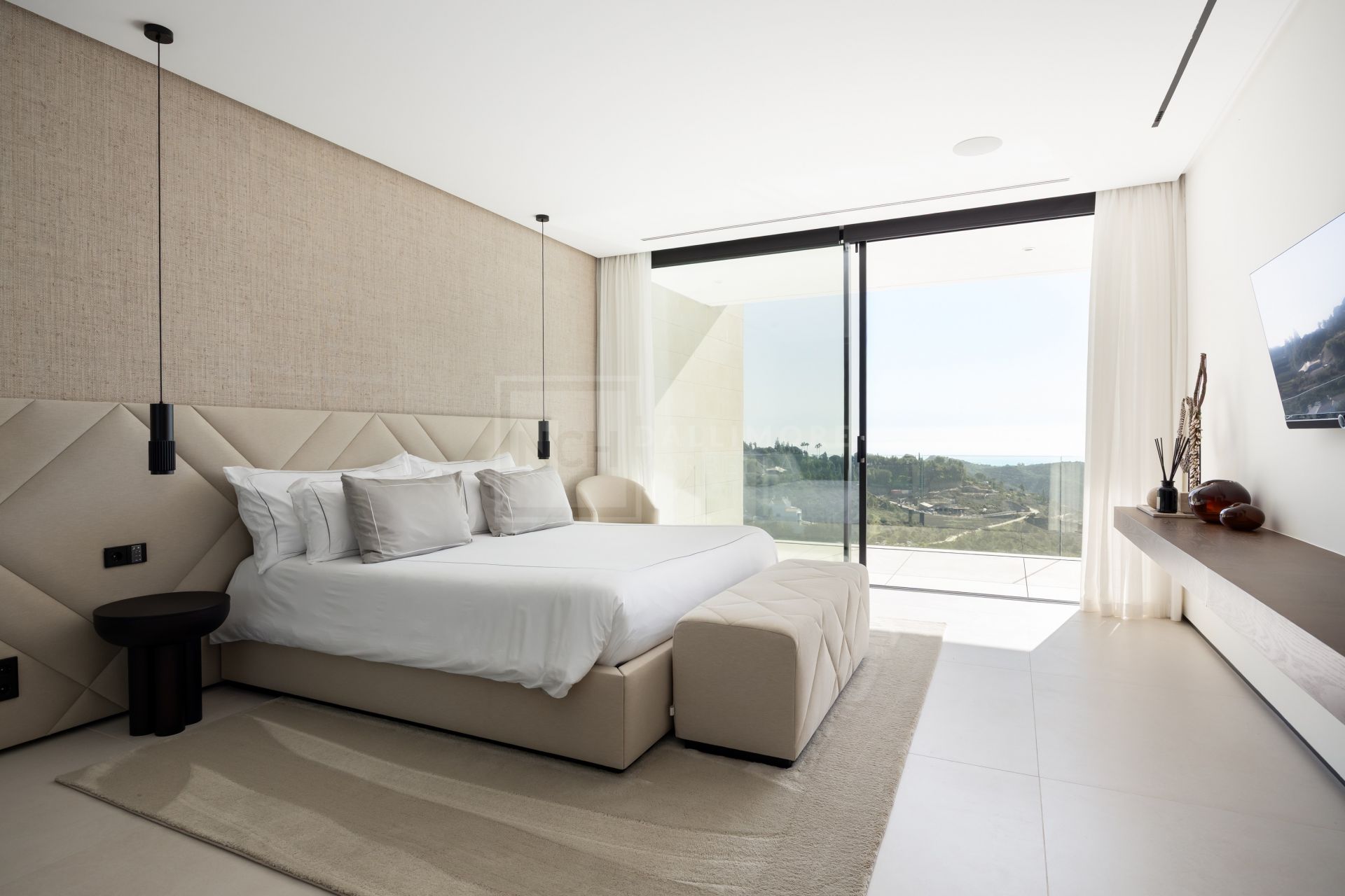 Excepcional casa contemporánea de 6 dormitorios con spa y piscina infinita