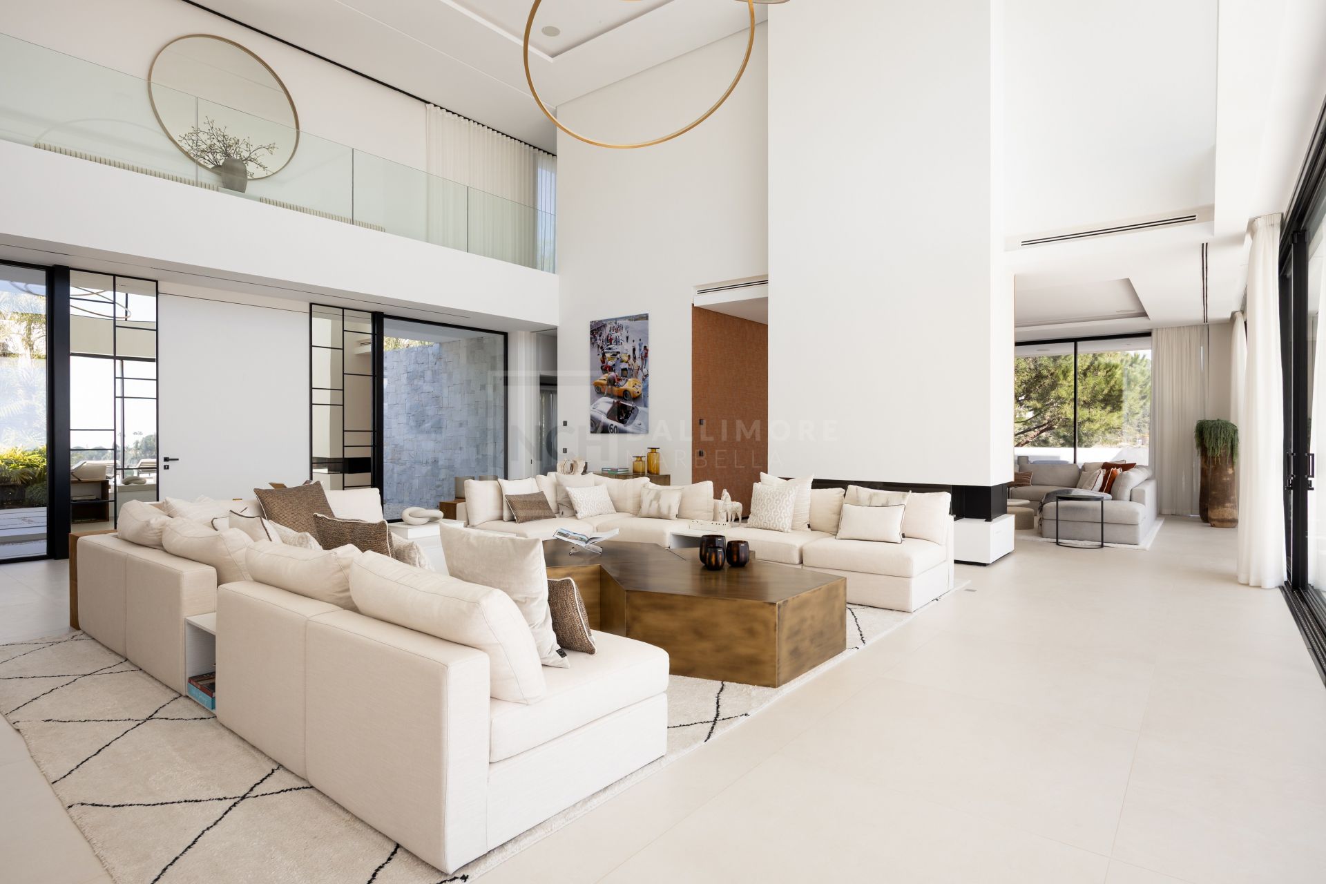 Excepcional casa contemporánea de 6 dormitorios con spa y piscina infinita