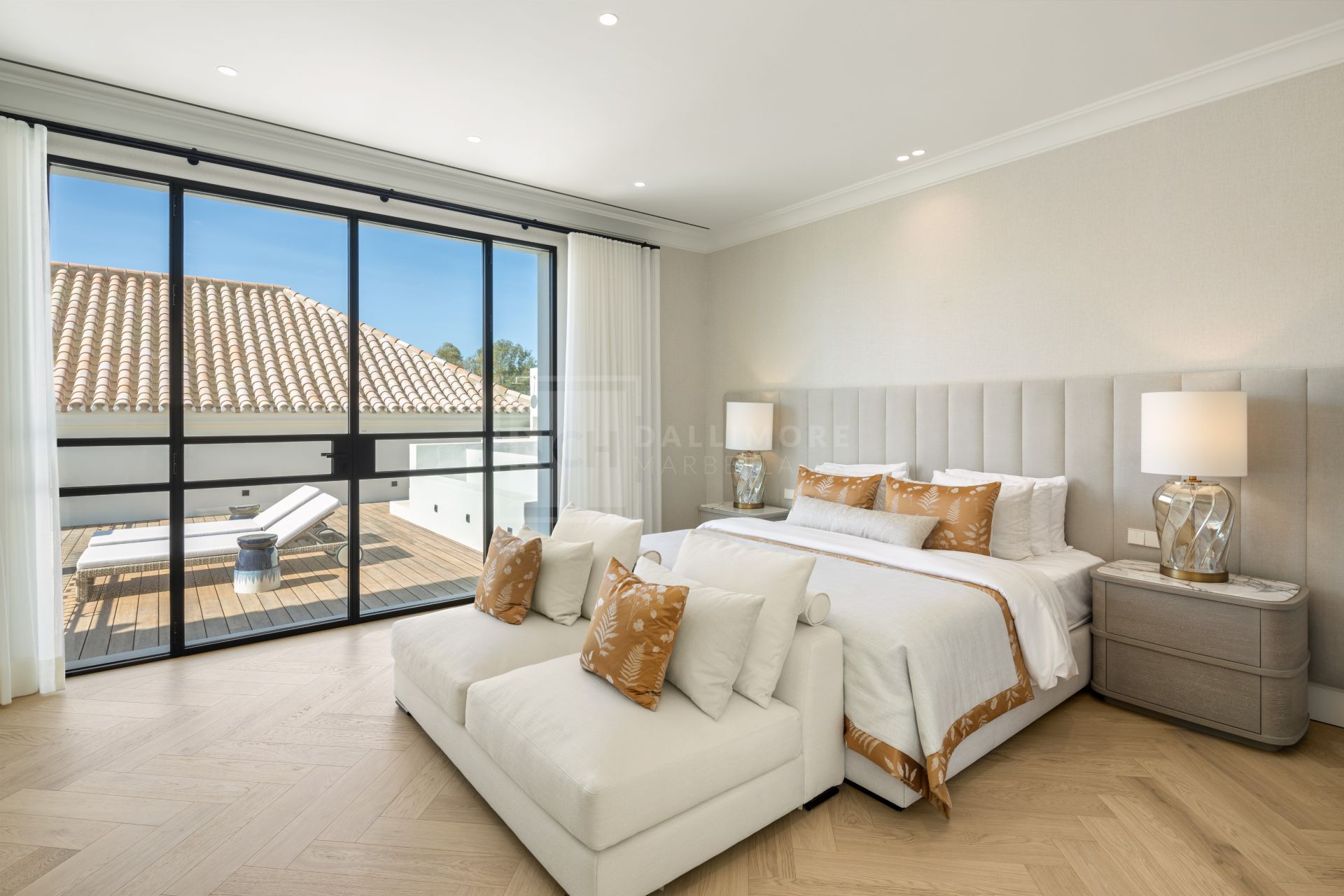 Six Bedroom Luxury Villa in Marbella’s Prestigious Golf Valley Enclave