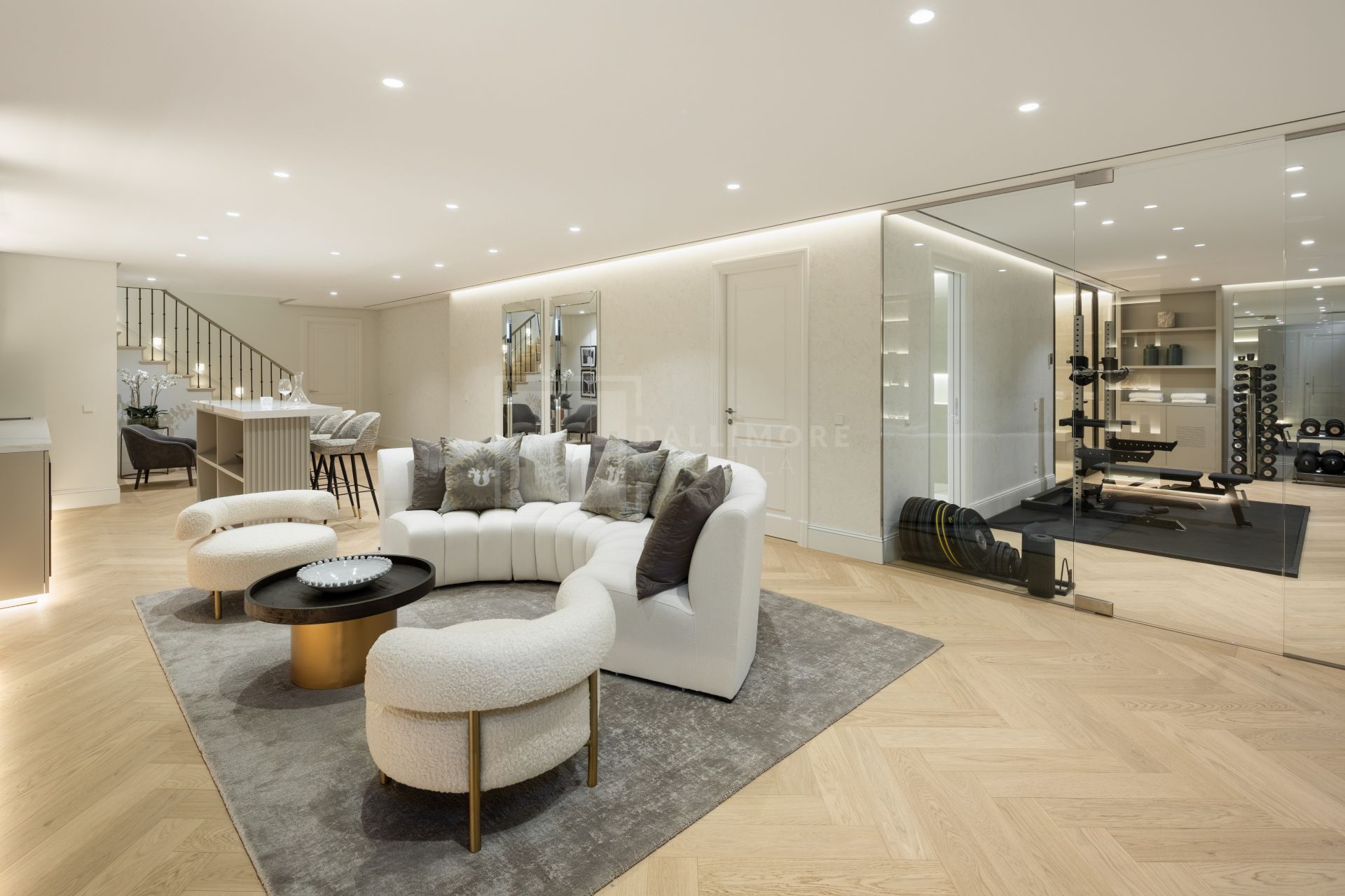 Six Bedroom Luxury Villa in Marbella’s Prestigious Golf Valley Enclave