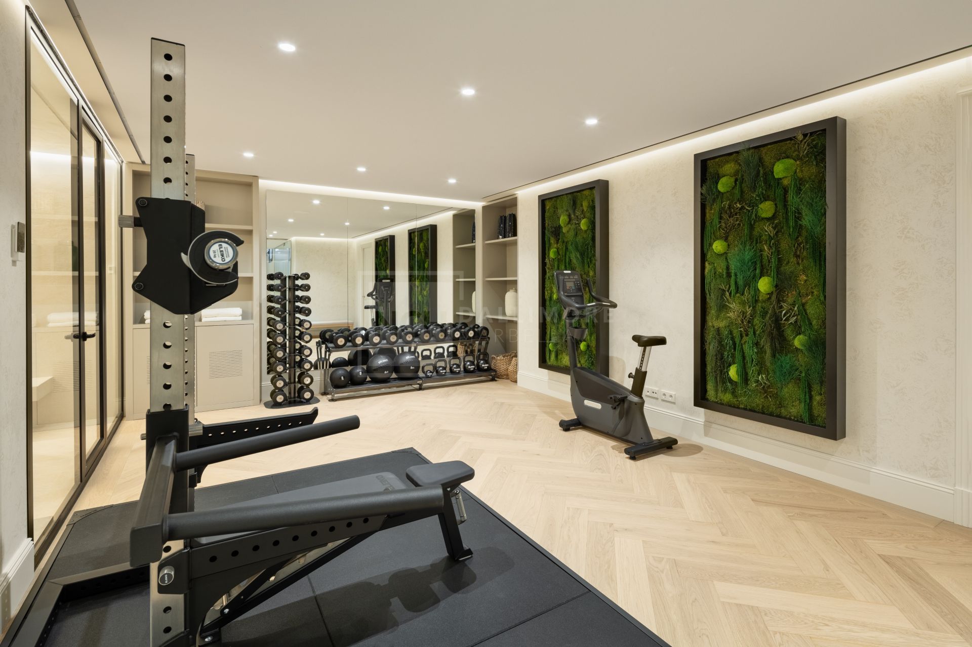 Six Bedroom Luxury Villa in Marbella’s Prestigious Golf Valley Enclave