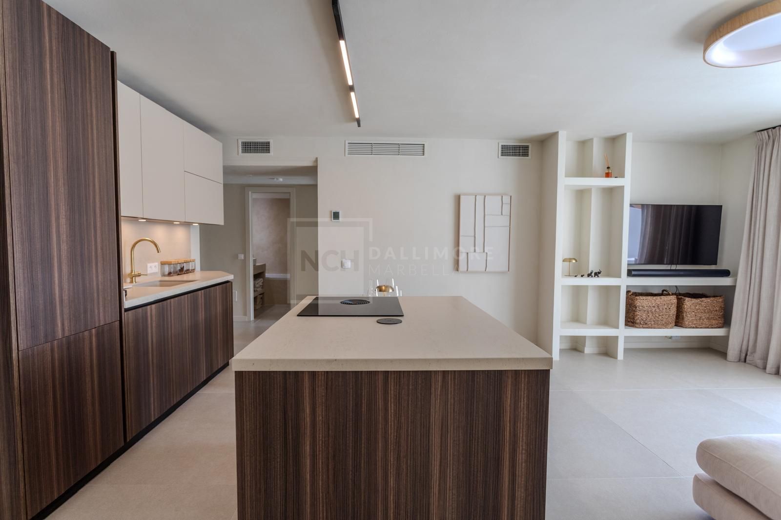 Elegante vivienda totalmente renovada en 2025 con acabados de alta gama y amplias terrazas
