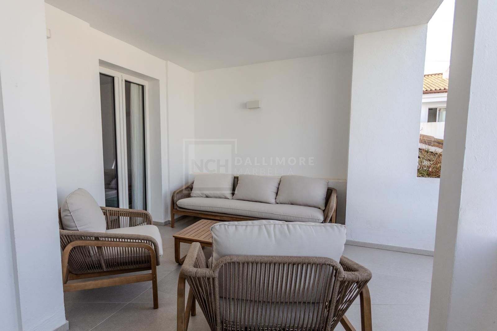 Elegante vivienda totalmente renovada en 2025 con acabados de alta gama y amplias terrazas