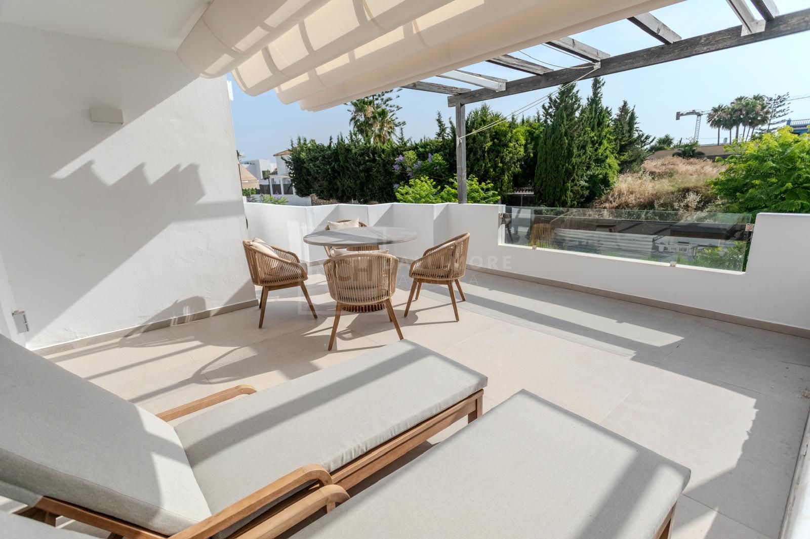 Elegante vivienda totalmente renovada en 2025 con acabados de alta gama y amplias terrazas