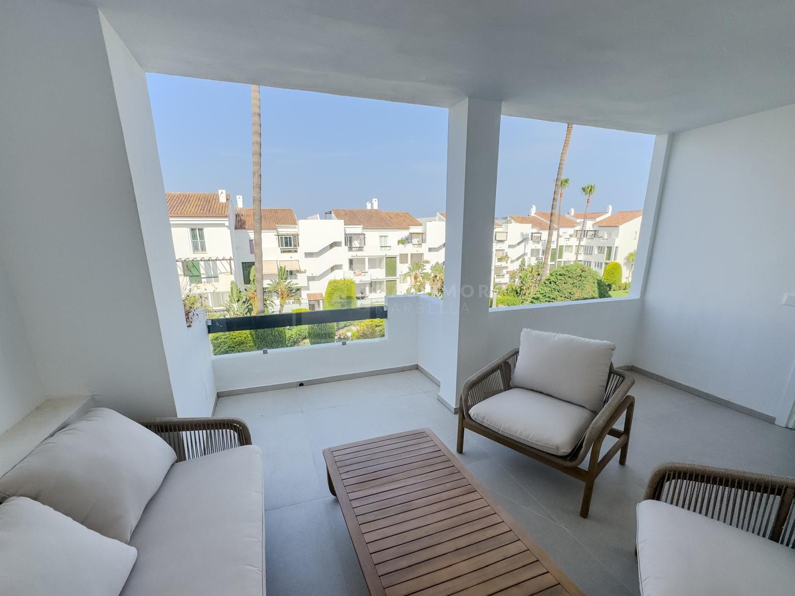 Elegante vivienda totalmente renovada en 2025 con acabados de alta gama y amplias terrazas