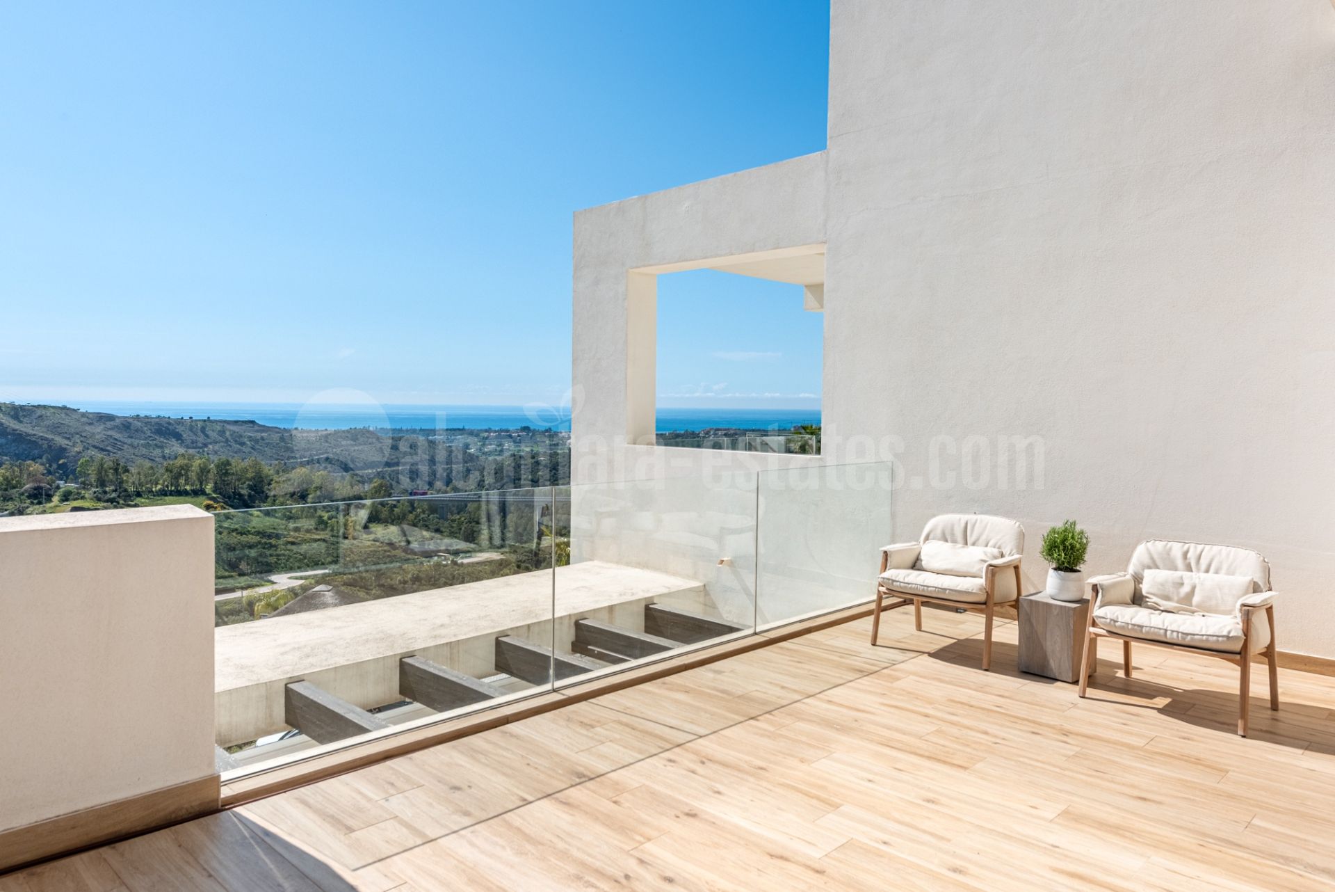 Penthouse in Marbella Club Hills, Benahavis