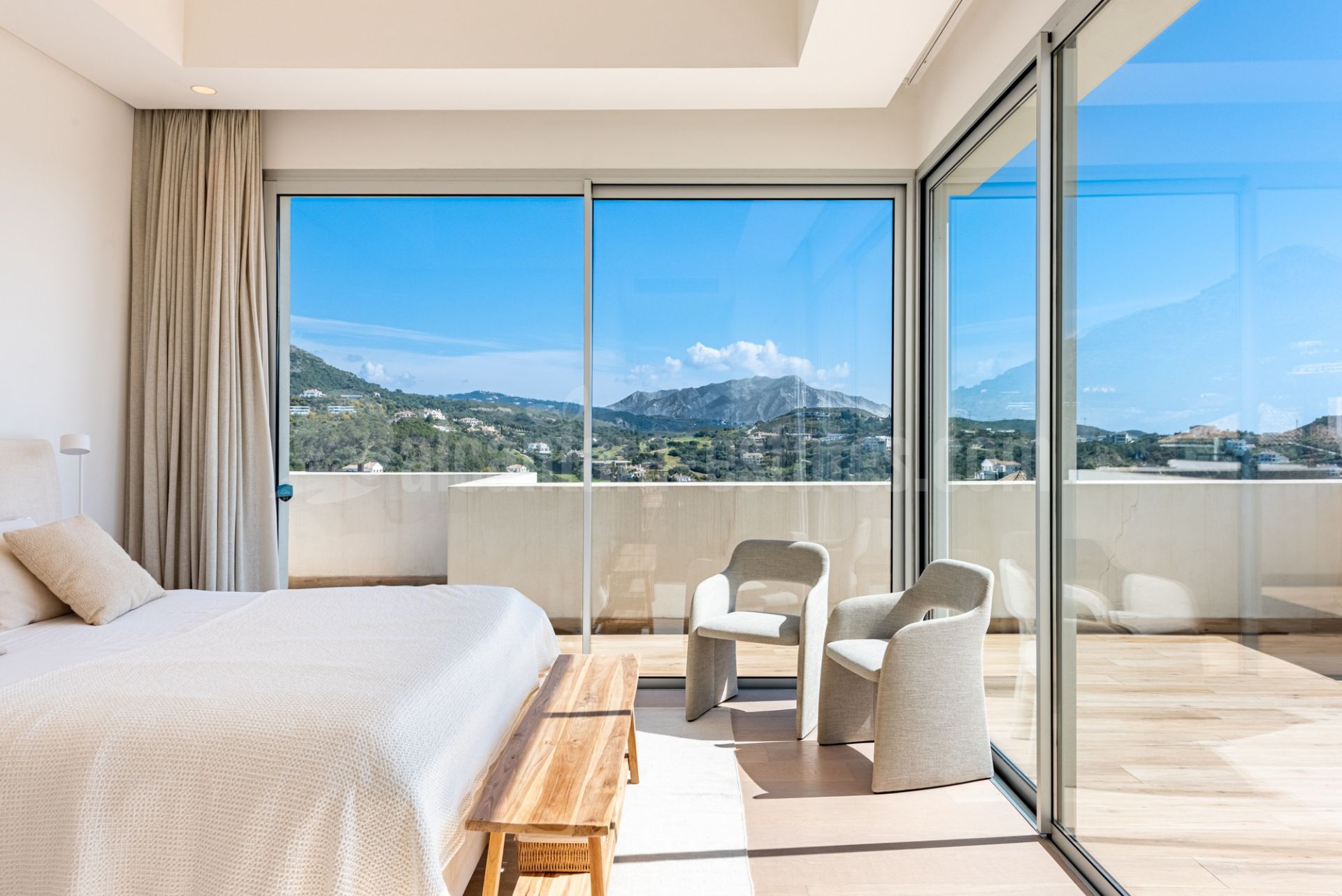 Penthouse in Marbella Club Hills, Benahavis
