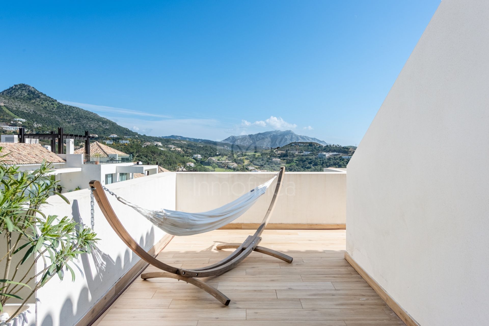 Ático en Marbella Club Hills, Benahavis