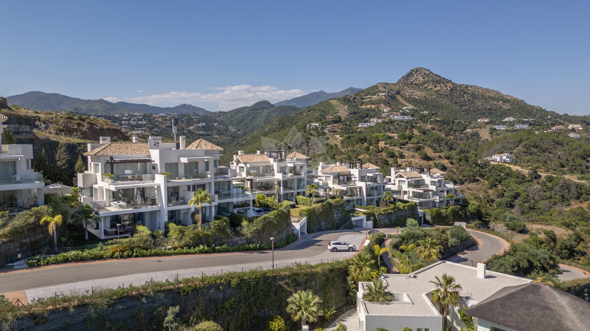 Ático en Marbella Club Hills, Benahavis