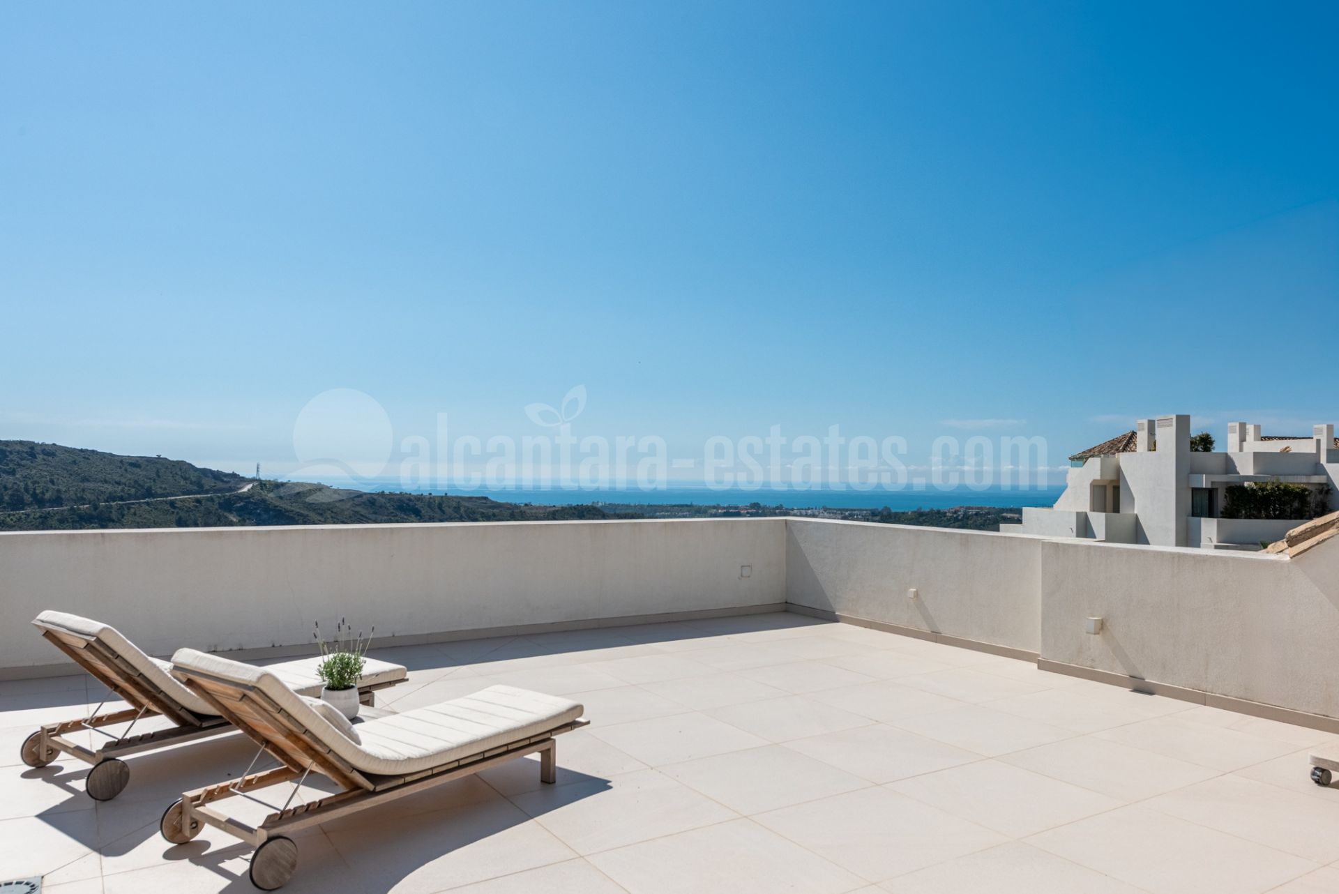 Penthouse in Marbella Club Hills, Benahavis