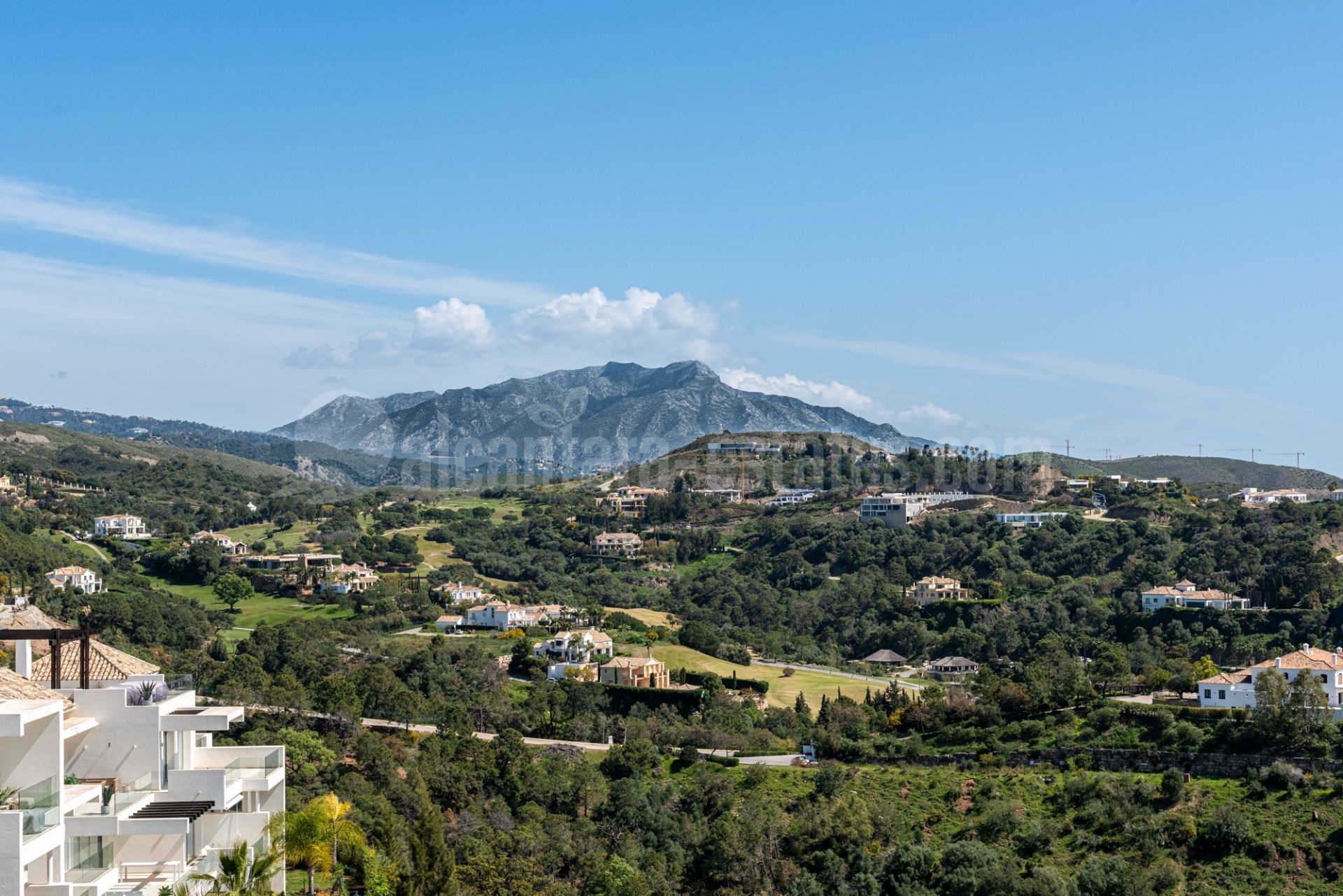 Penthouse in Marbella Club Hills, Benahavis