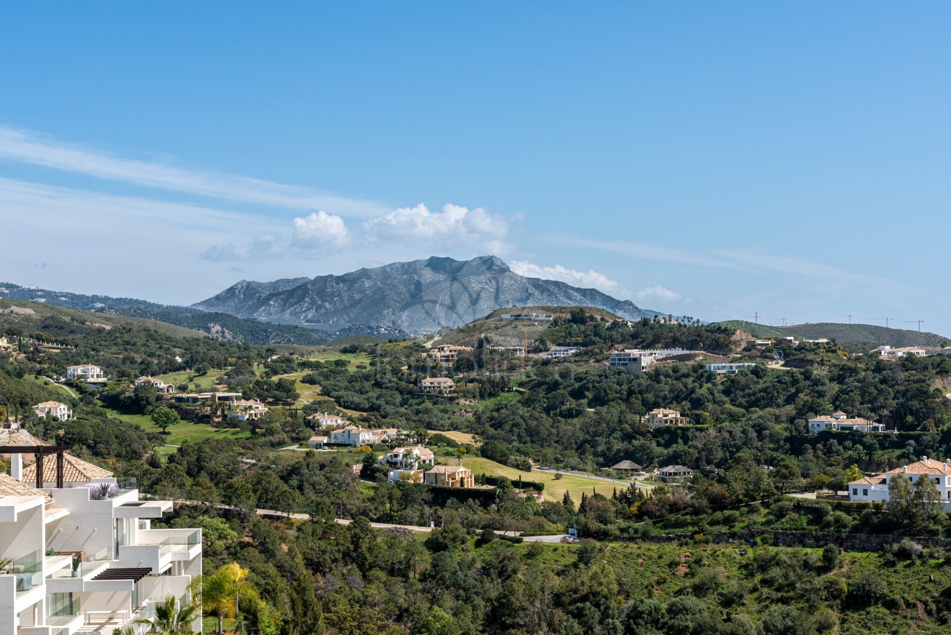 Ático en Marbella Club Hills, Benahavis