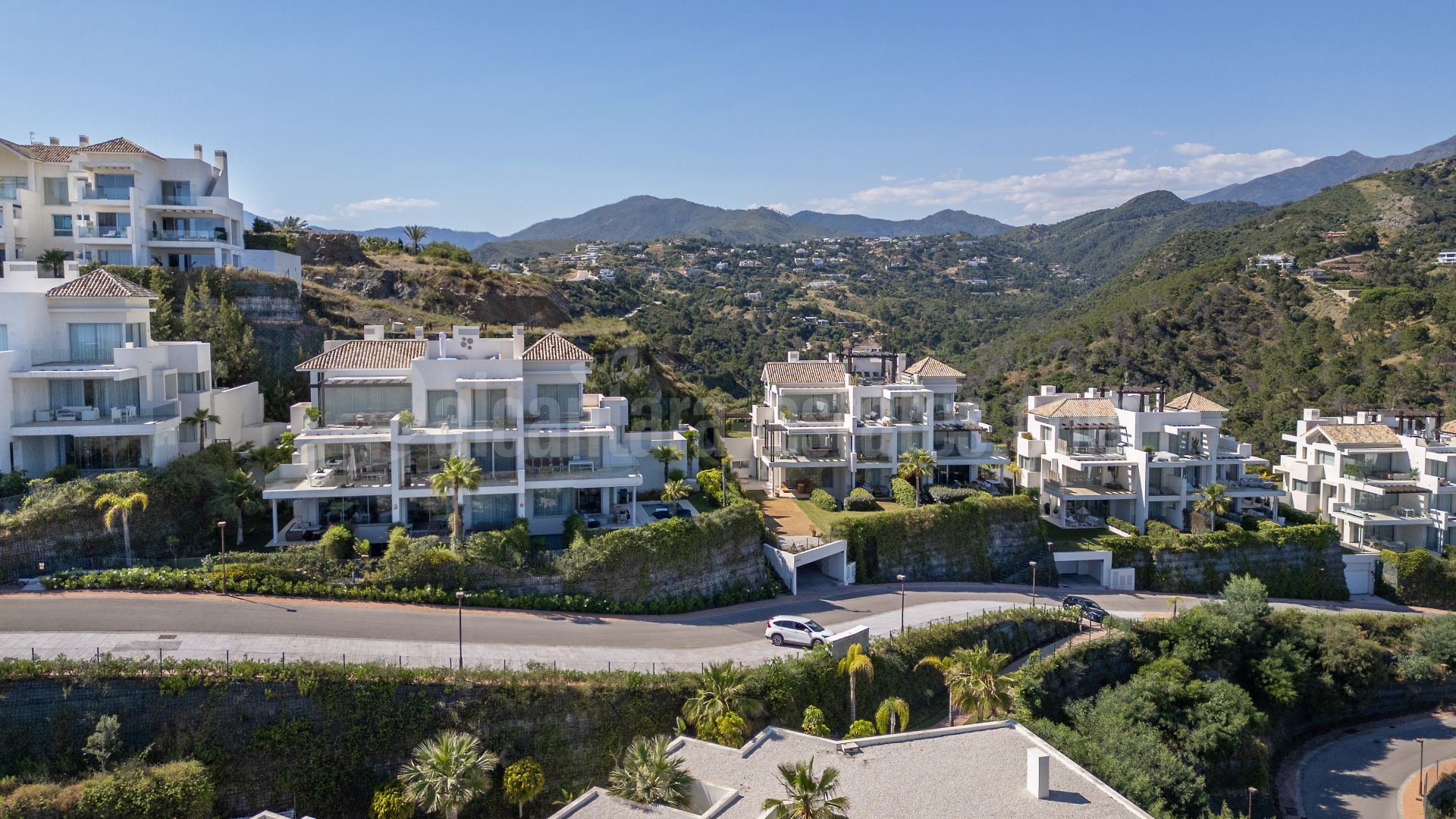 Penthouse in Marbella Club Hills, Benahavis