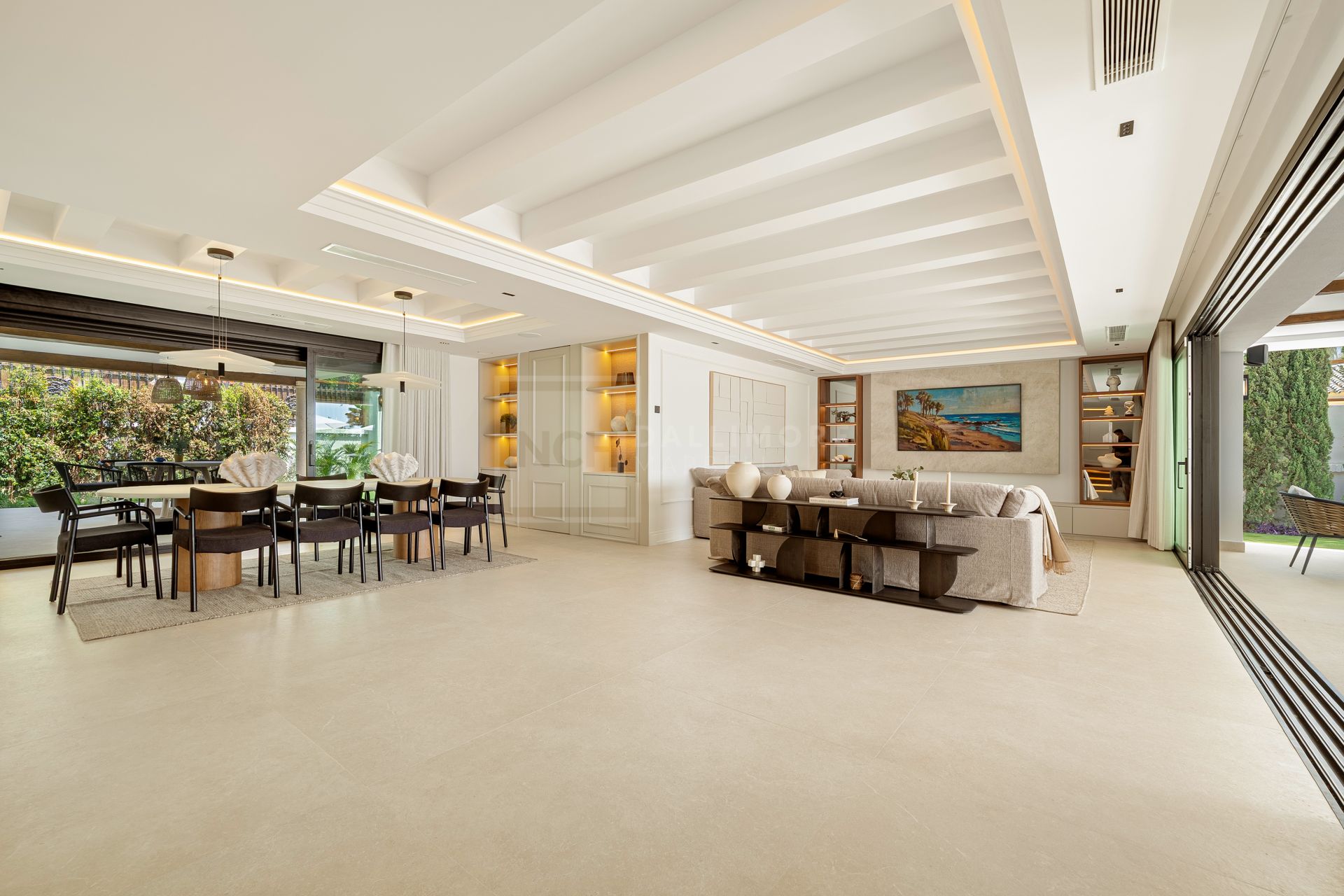 Beachfront Six Bedroom Villa With Panoramic Sea Views in Marbella