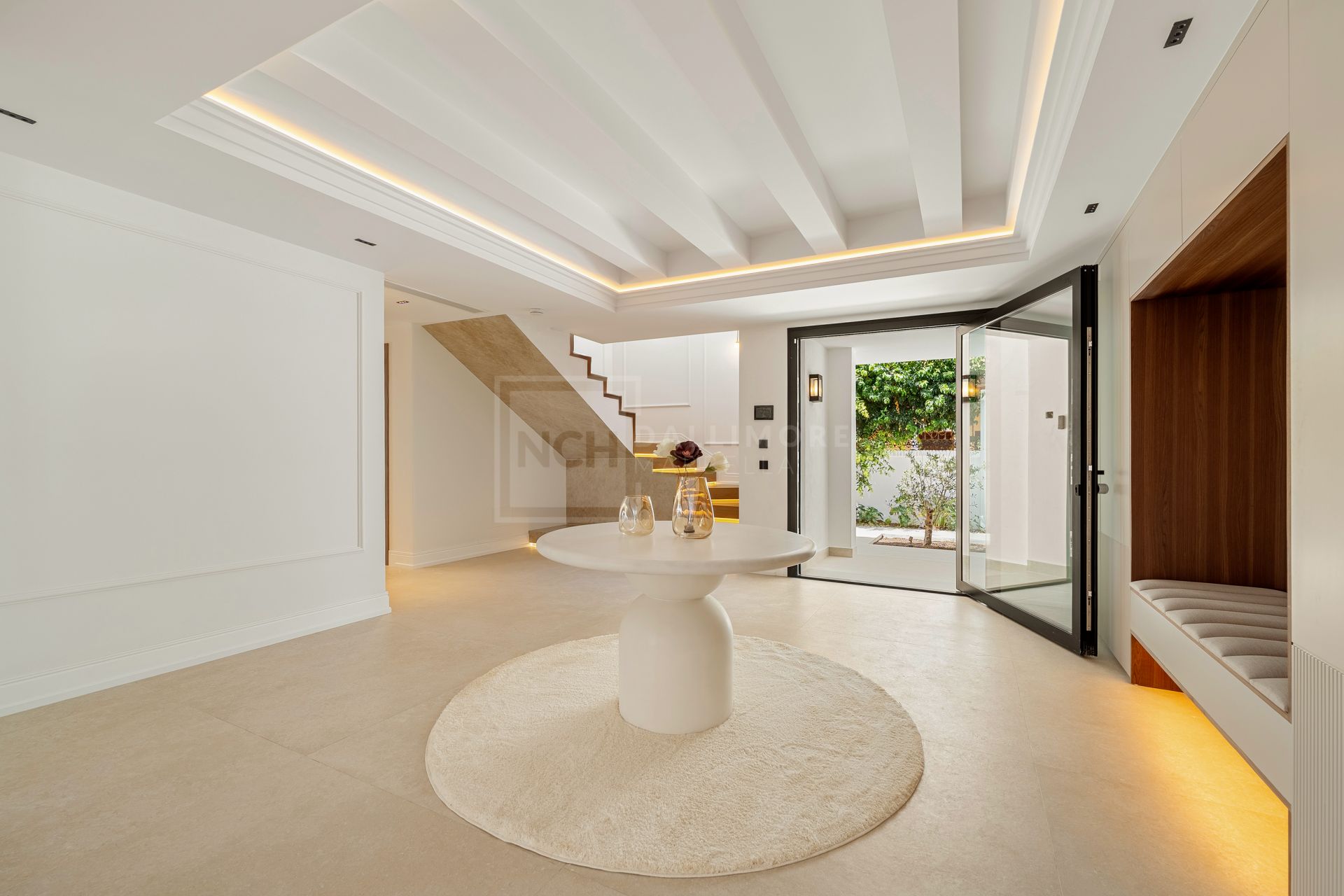 Beachfront Six Bedroom Villa With Panoramic Sea Views in Marbella