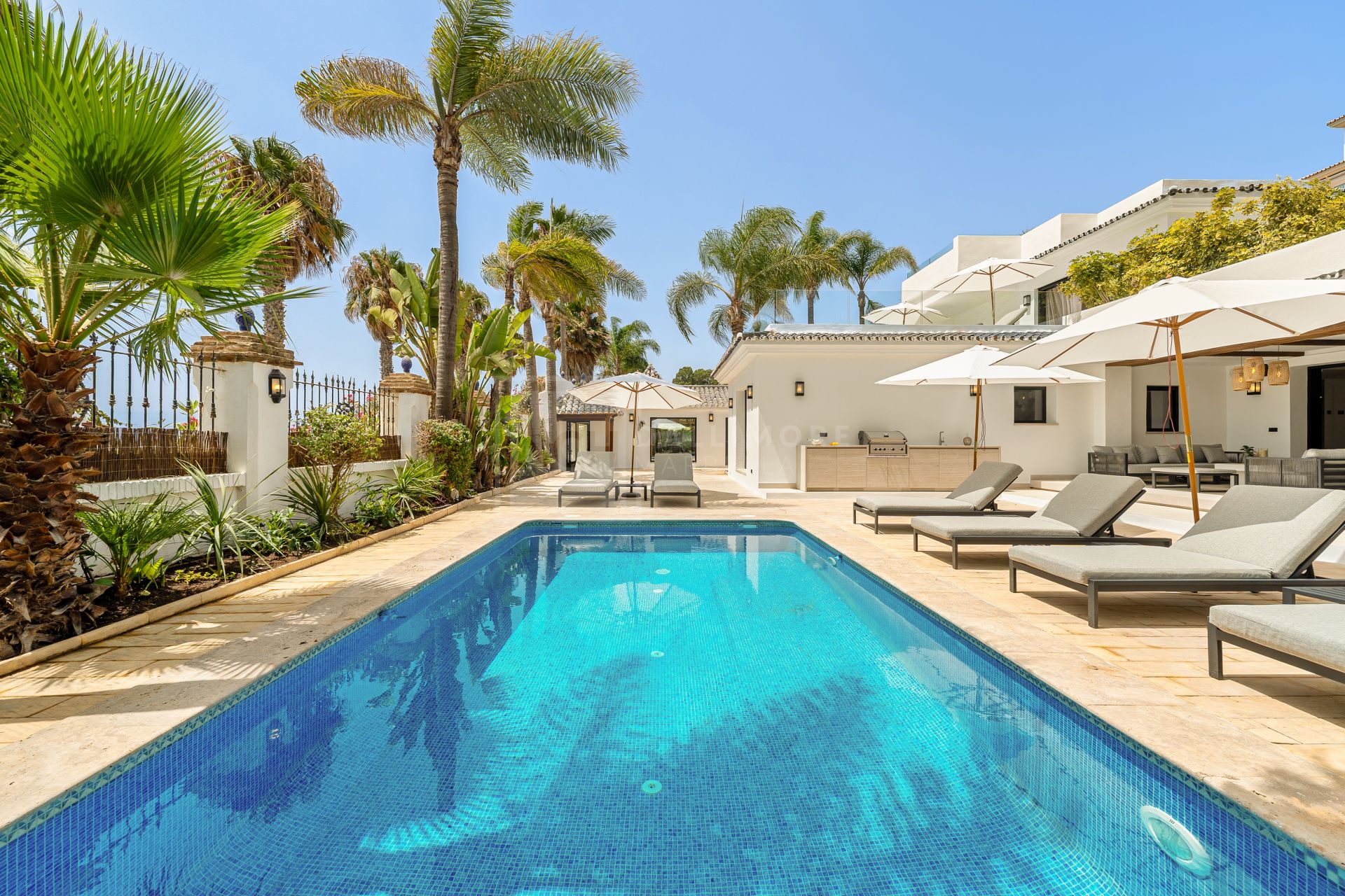 Beachfront Six Bedroom Villa With Panoramic Sea Views in Marbella