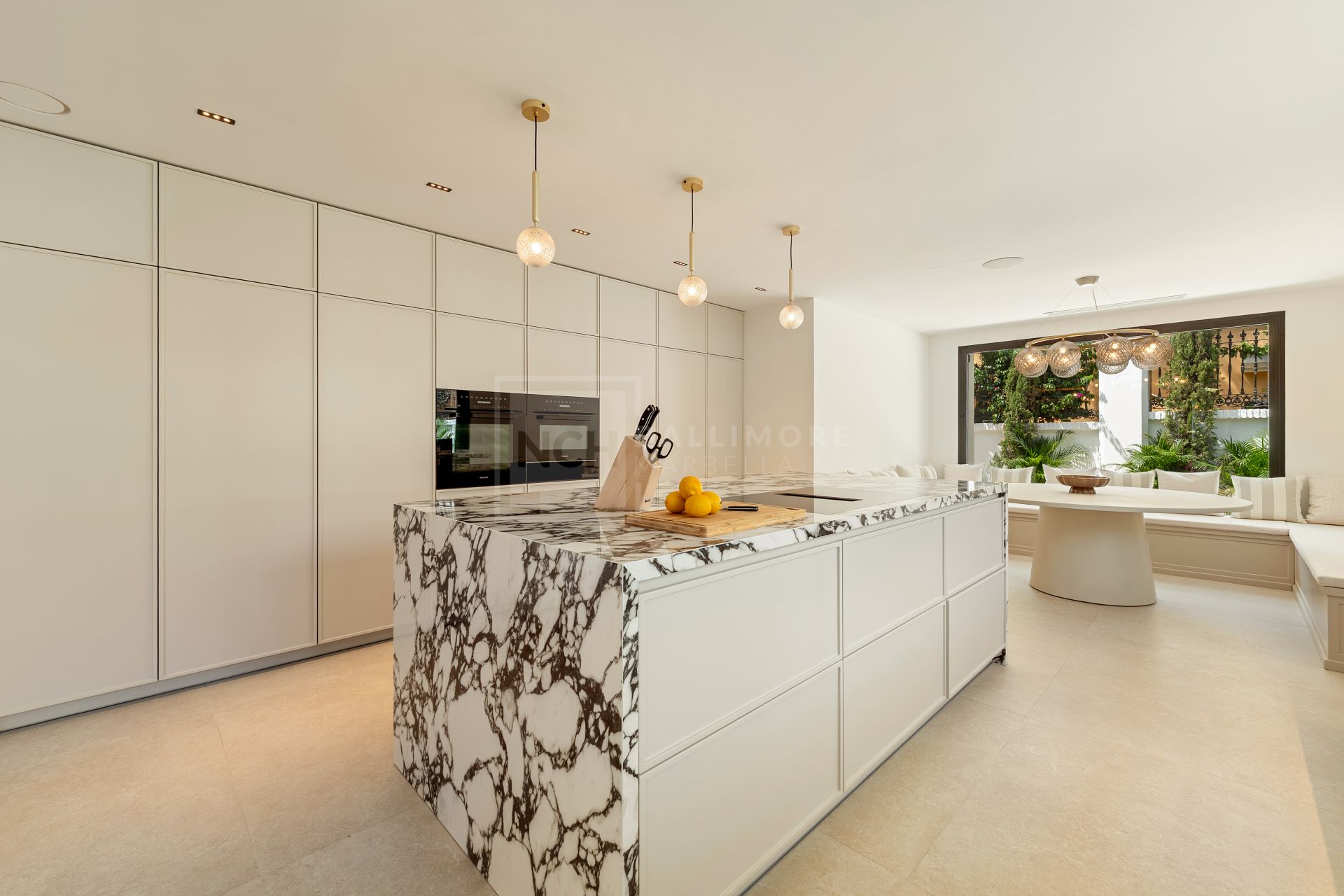 Beachfront Six Bedroom Villa With Panoramic Sea Views in Marbella