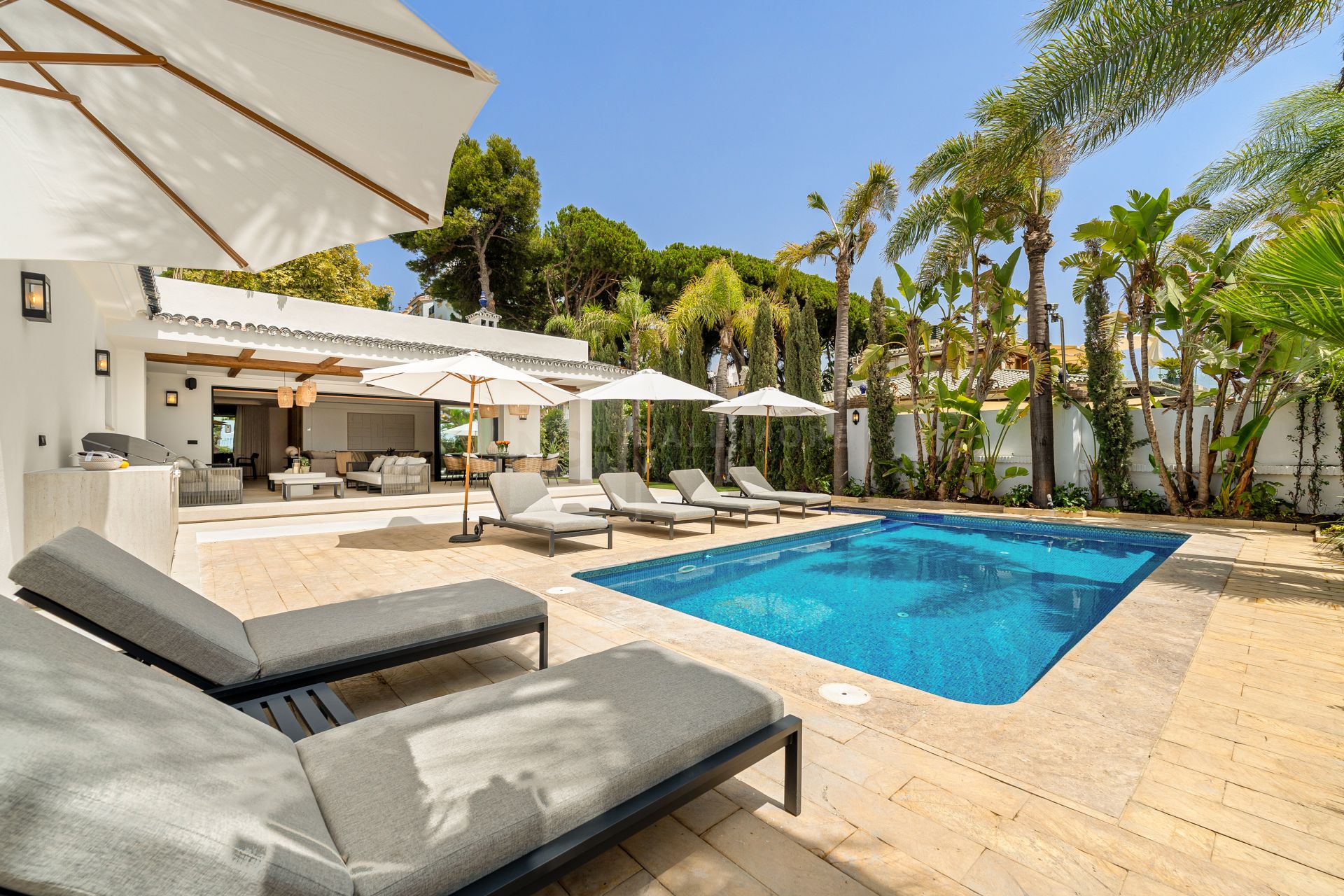 Beachfront Six Bedroom Villa With Panoramic Sea Views in Marbella