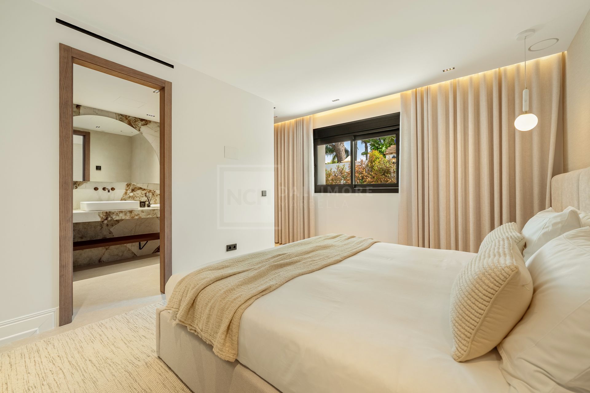 Beachfront Six Bedroom Villa With Panoramic Sea Views in Marbella