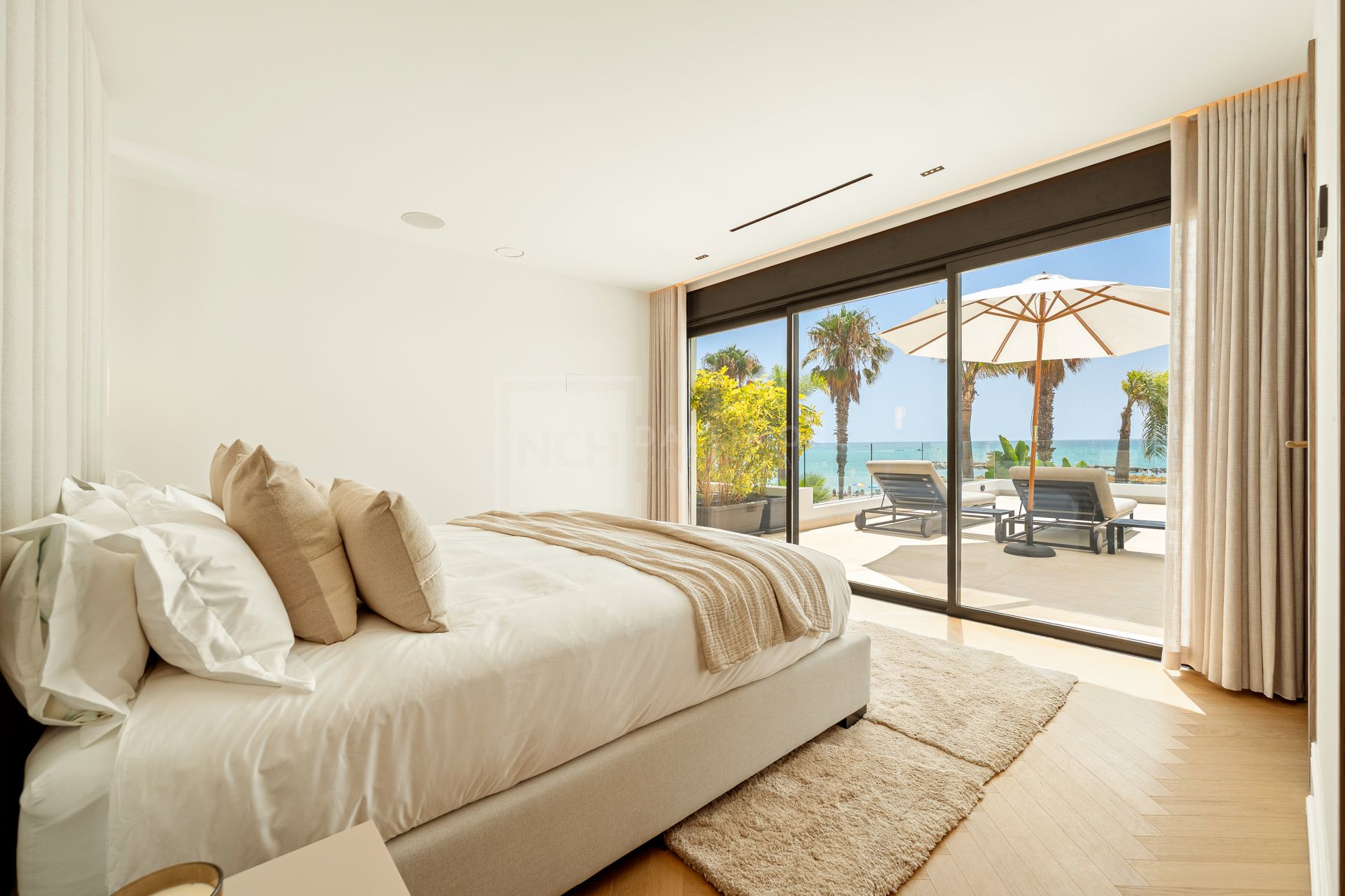 Beachfront Six Bedroom Villa With Panoramic Sea Views in Marbella