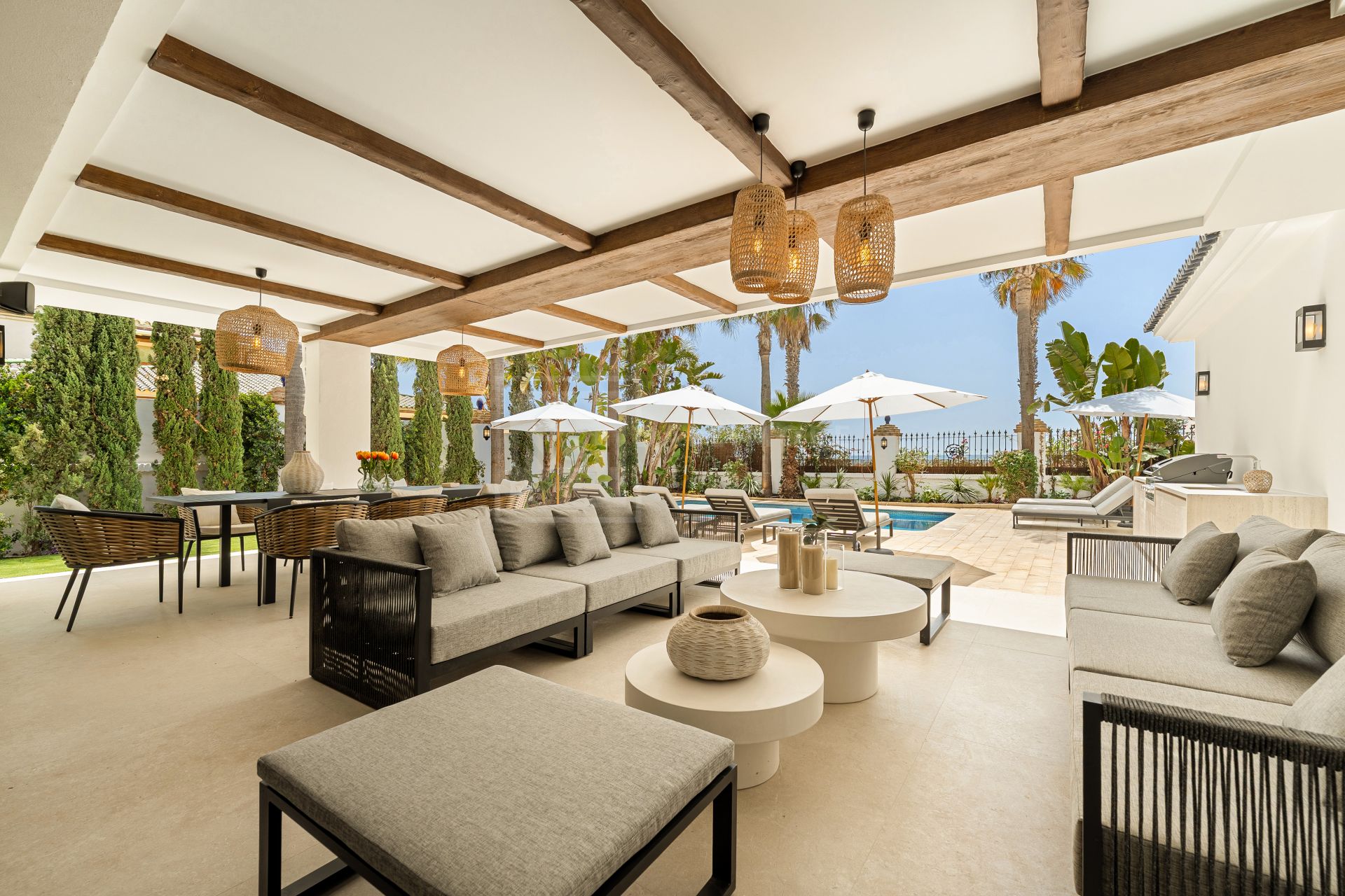 Beachfront Six Bedroom Villa With Panoramic Sea Views in Marbella