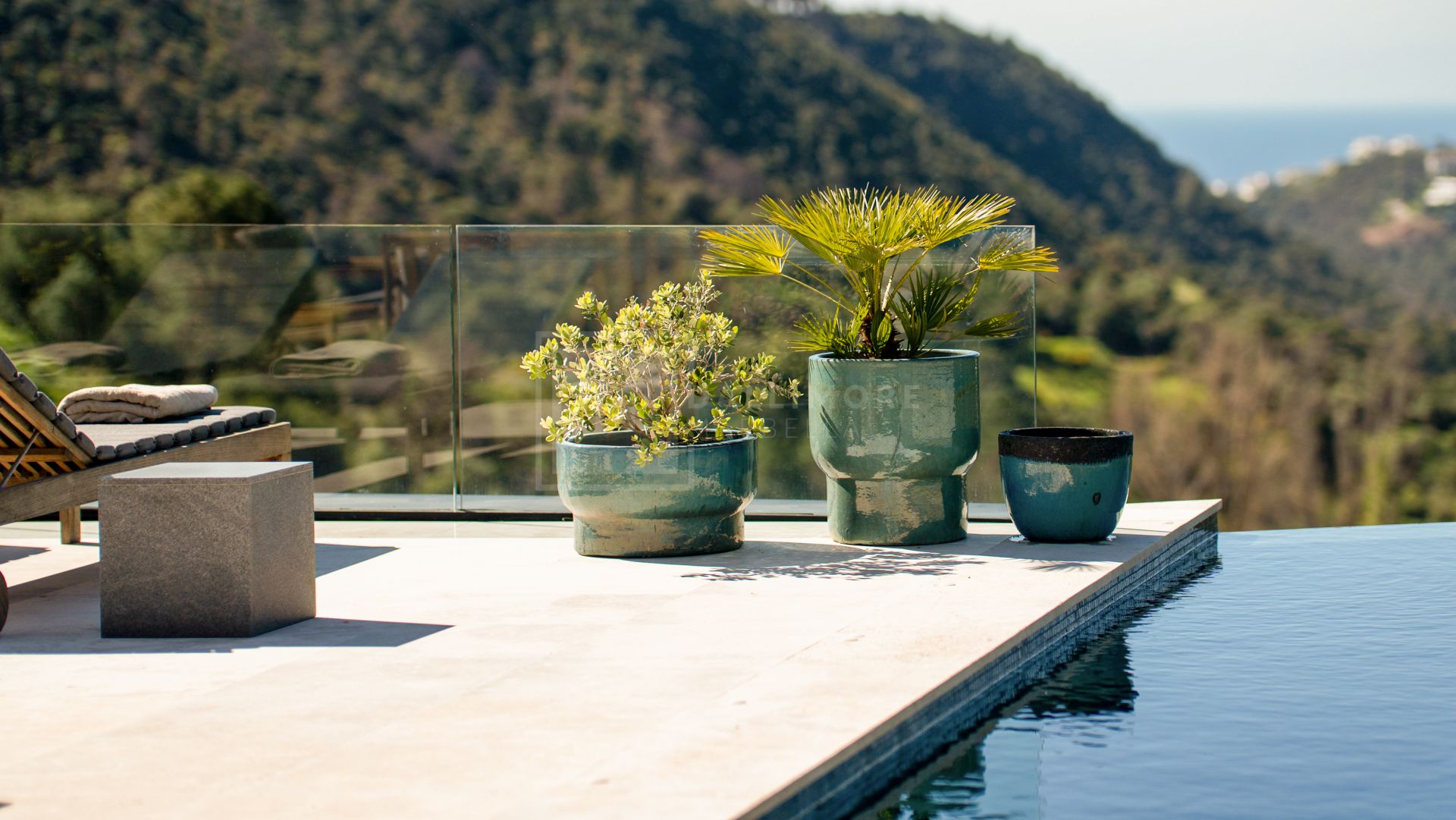 Villa de diseño con 5 dormitorios, spa, gimnasio y vistas panorámicas