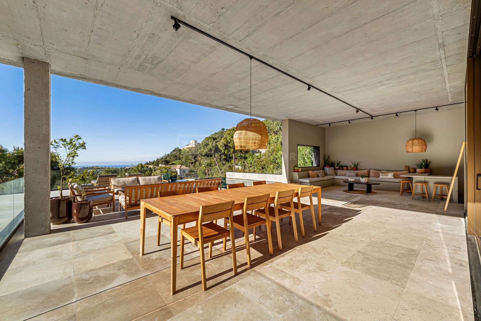 Villa de diseño con 5 dormitorios, spa, gimnasio y vistas panorámicas
