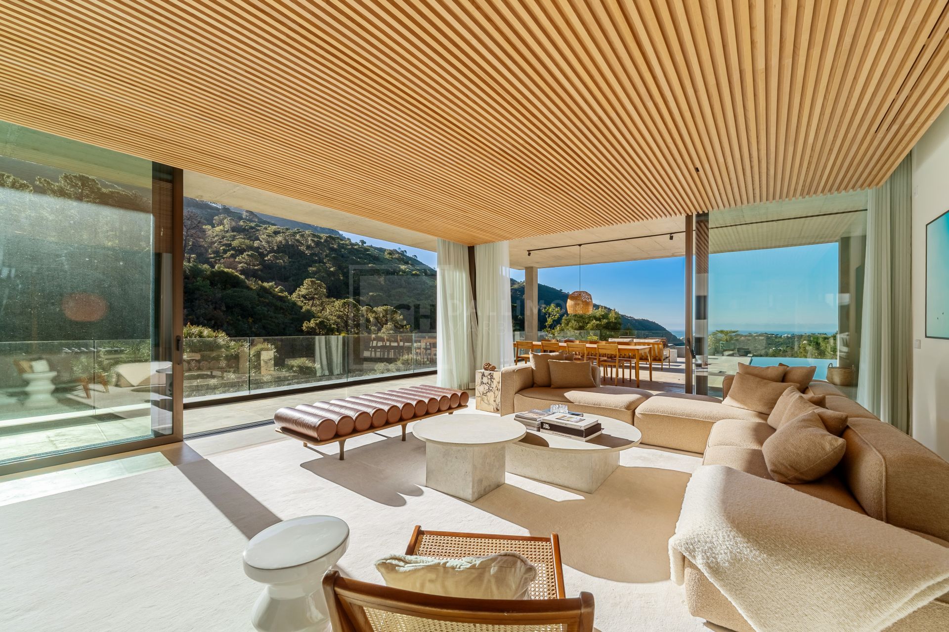 Villa de diseño con 5 dormitorios, spa, gimnasio y vistas panorámicas