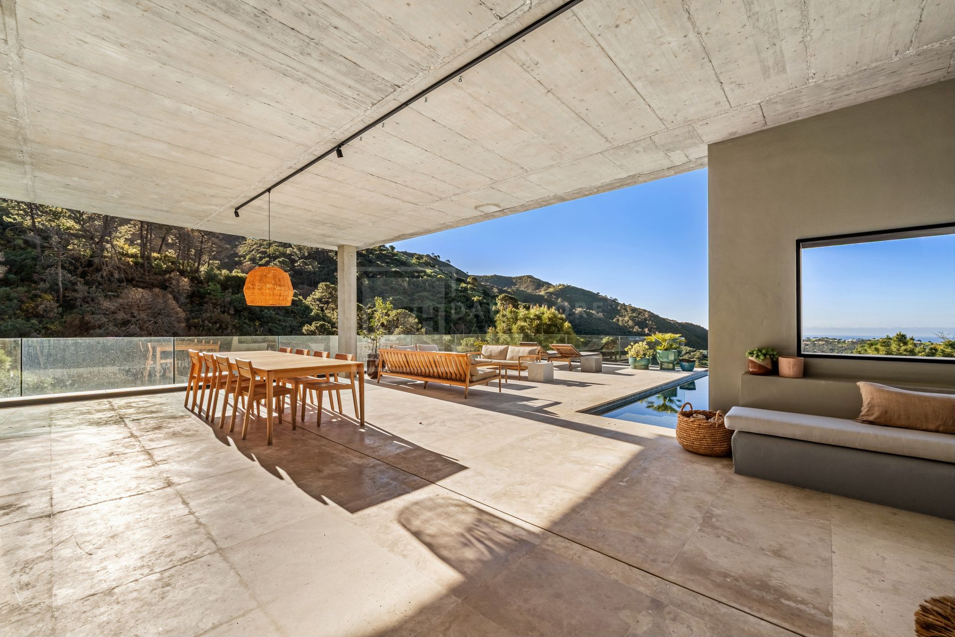 Villa de diseño con 5 dormitorios, spa, gimnasio y vistas panorámicas