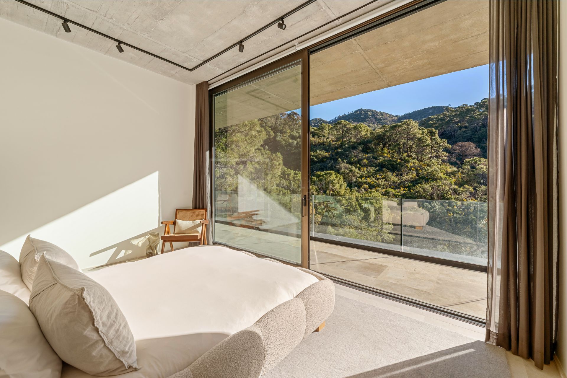 Villa de diseño con 5 dormitorios, spa, gimnasio y vistas panorámicas