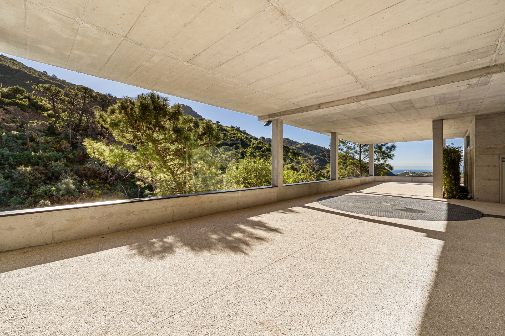 Villa de diseño con 5 dormitorios, spa, gimnasio y vistas panorámicas