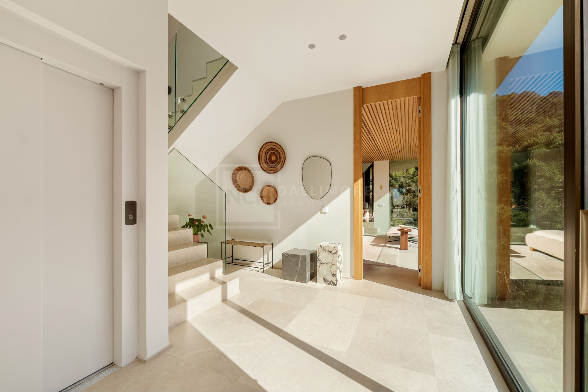 Villa de diseño con 5 dormitorios, spa, gimnasio y vistas panorámicas