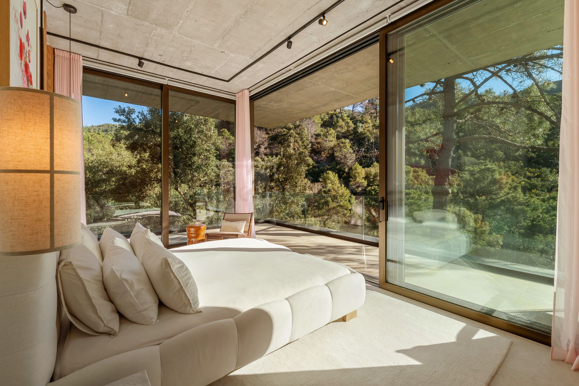 Villa de diseño con 5 dormitorios, spa, gimnasio y vistas panorámicas